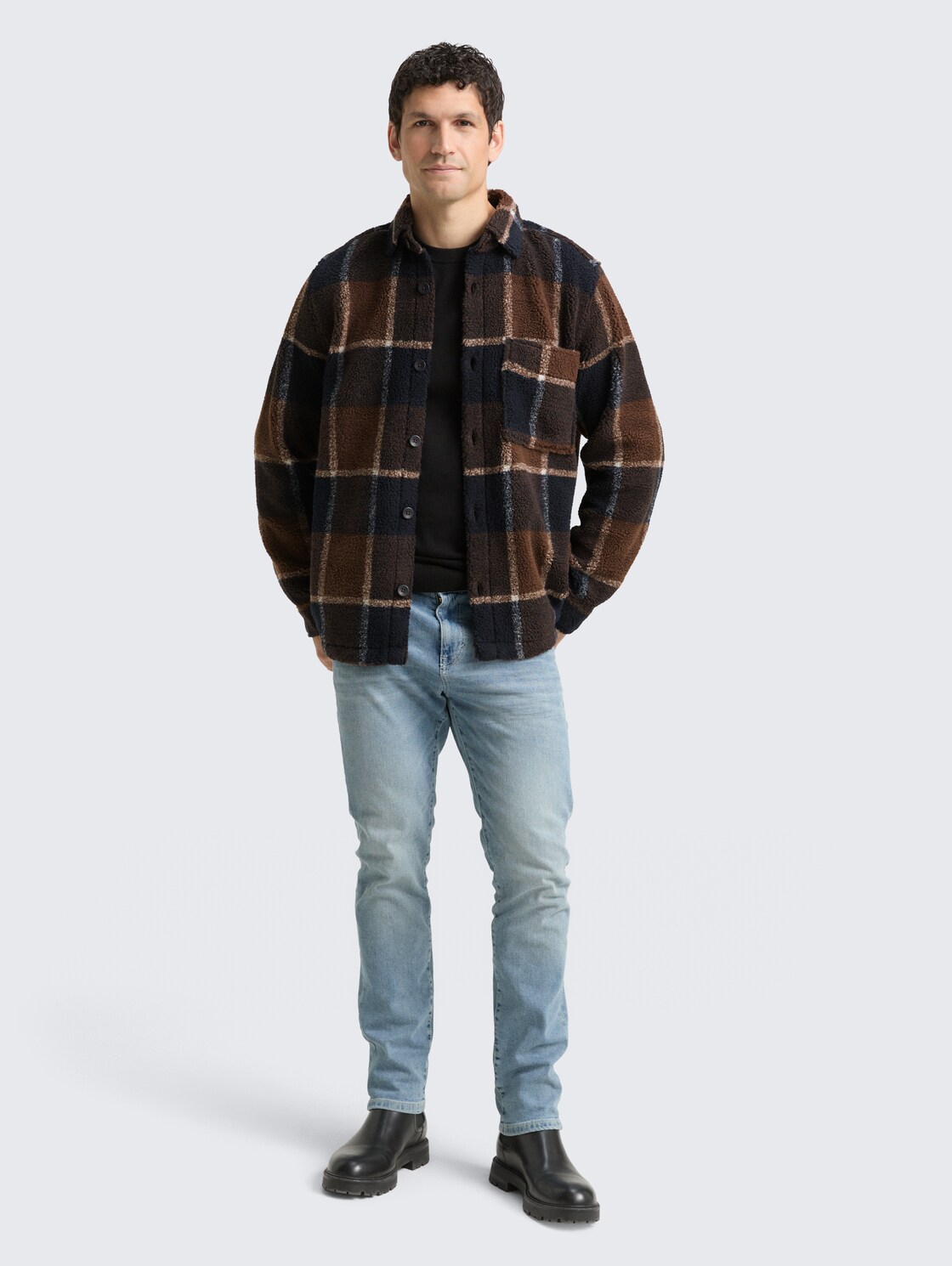 Teddy Overshirt mit Karomuster - brown navy check - Model-Vorderansicht