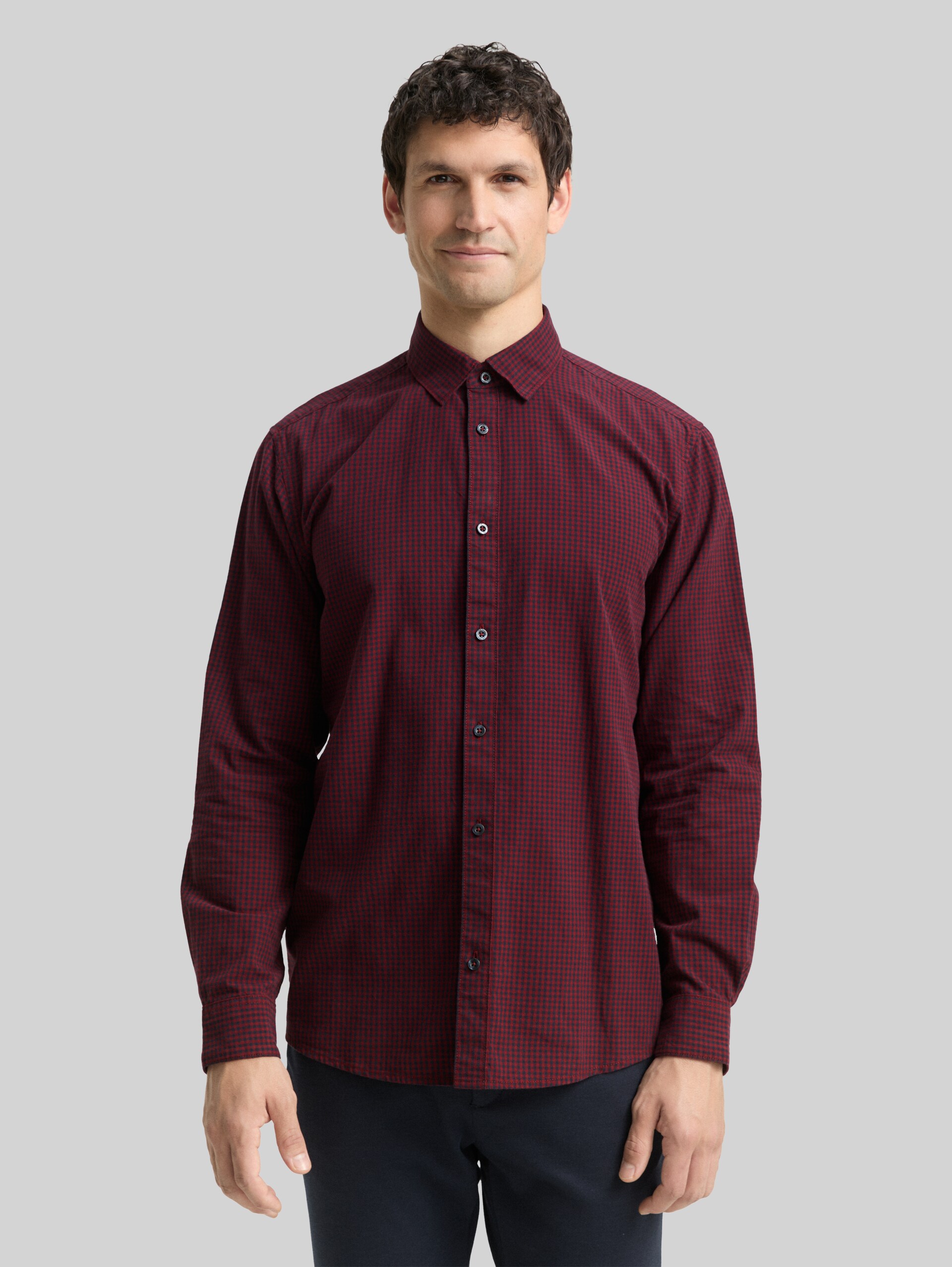 Regular Fit Hemd mit Karomuster - red vichy check - Ausschnitt Model-Vorderansicht