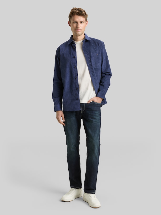 Chemise en velours côtelé coupe confort avec poche poitrine par Men, ocean blue
