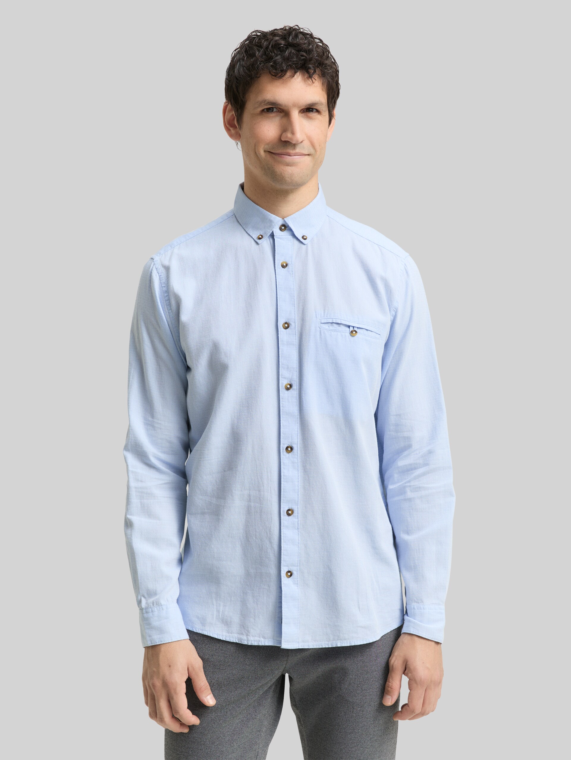 Regular Fit Hemd aus Baumwolle - blue stripy structure - Ausschnitt Model-Vorderansicht