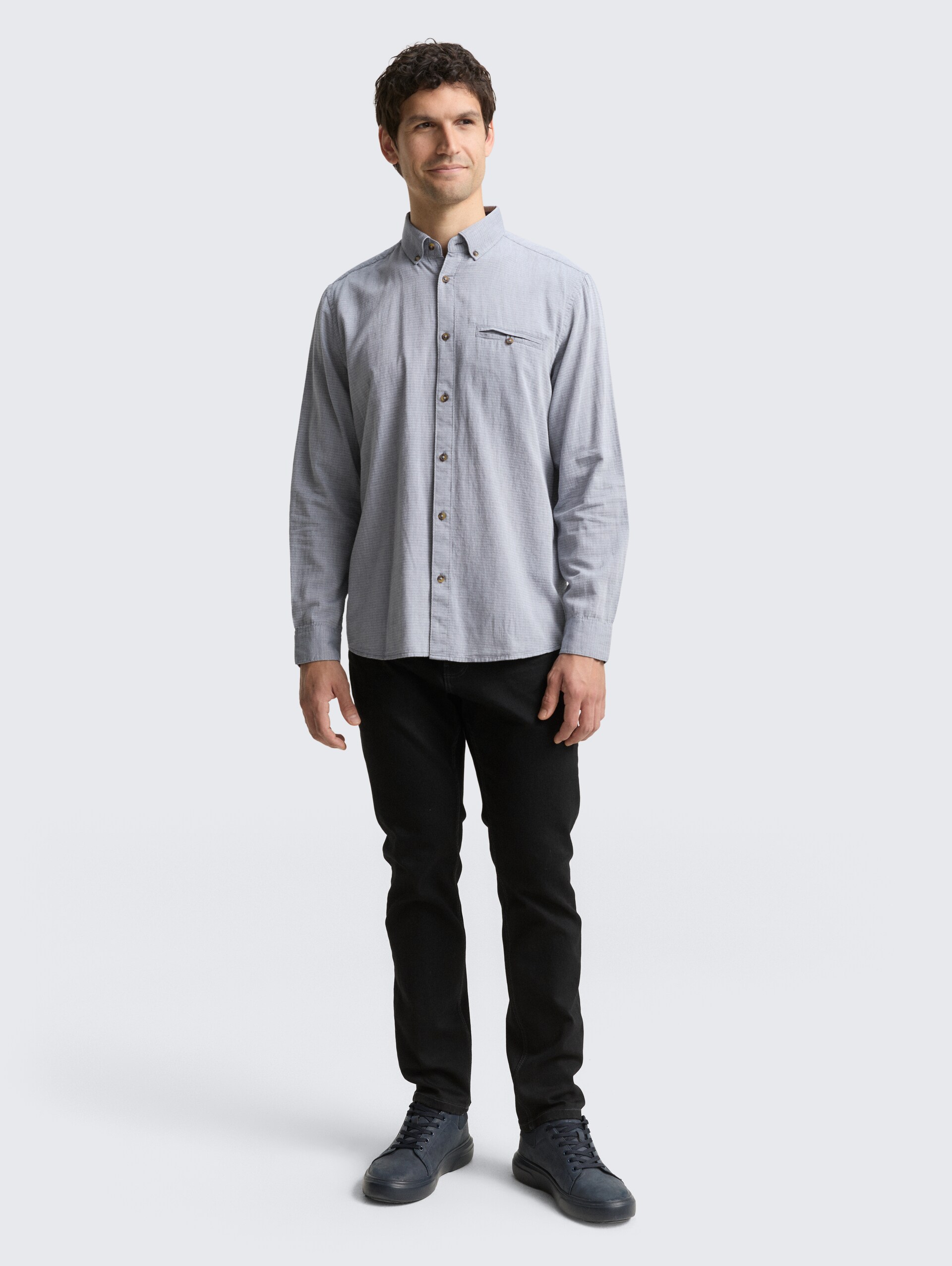 Regular Fit Hemd aus Baumwolle - navy stripy structure - Model-Vorderansicht