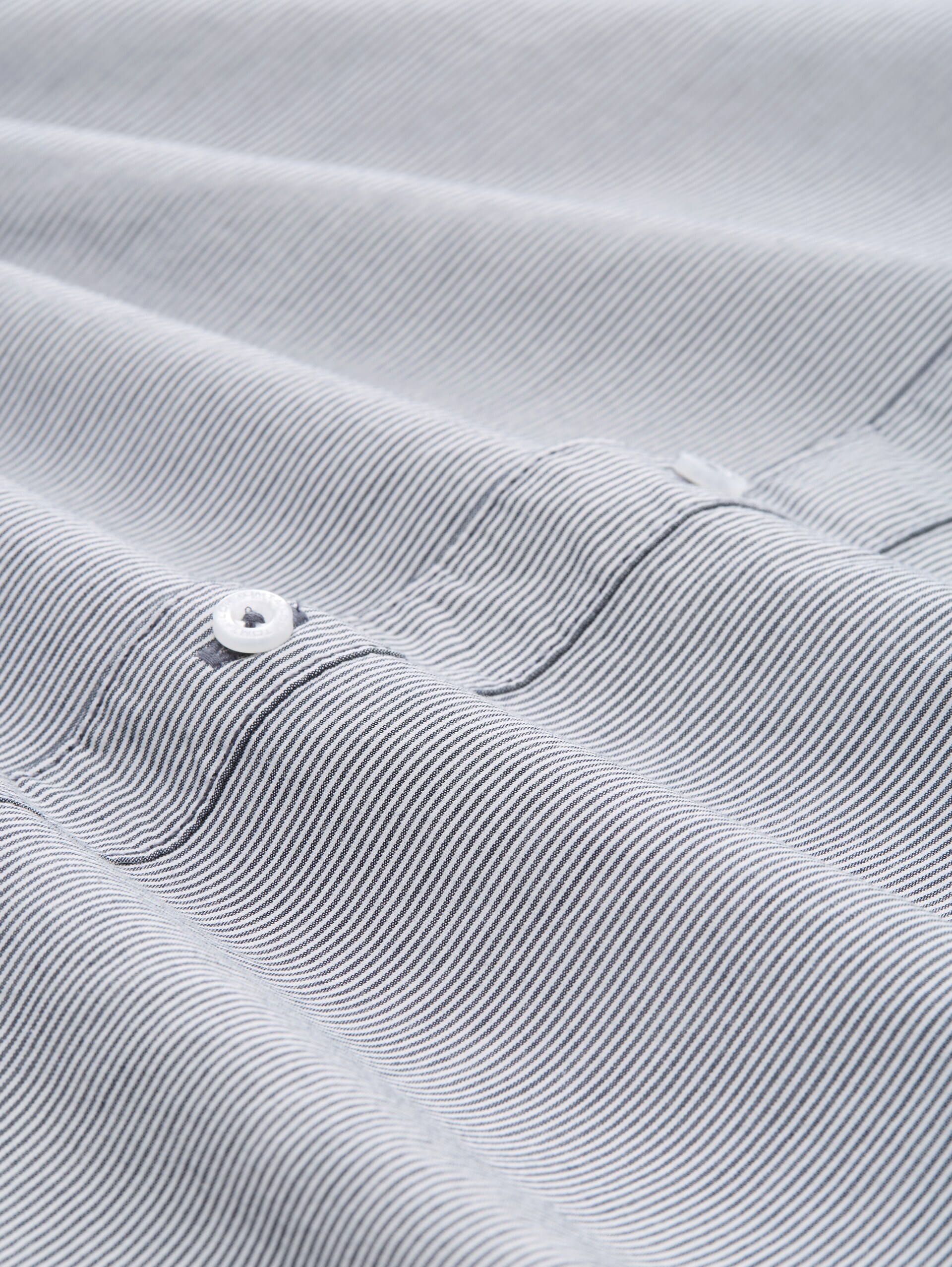 Fitted Hemd aus Baumwolle - blue stripe - Material-Ansicht