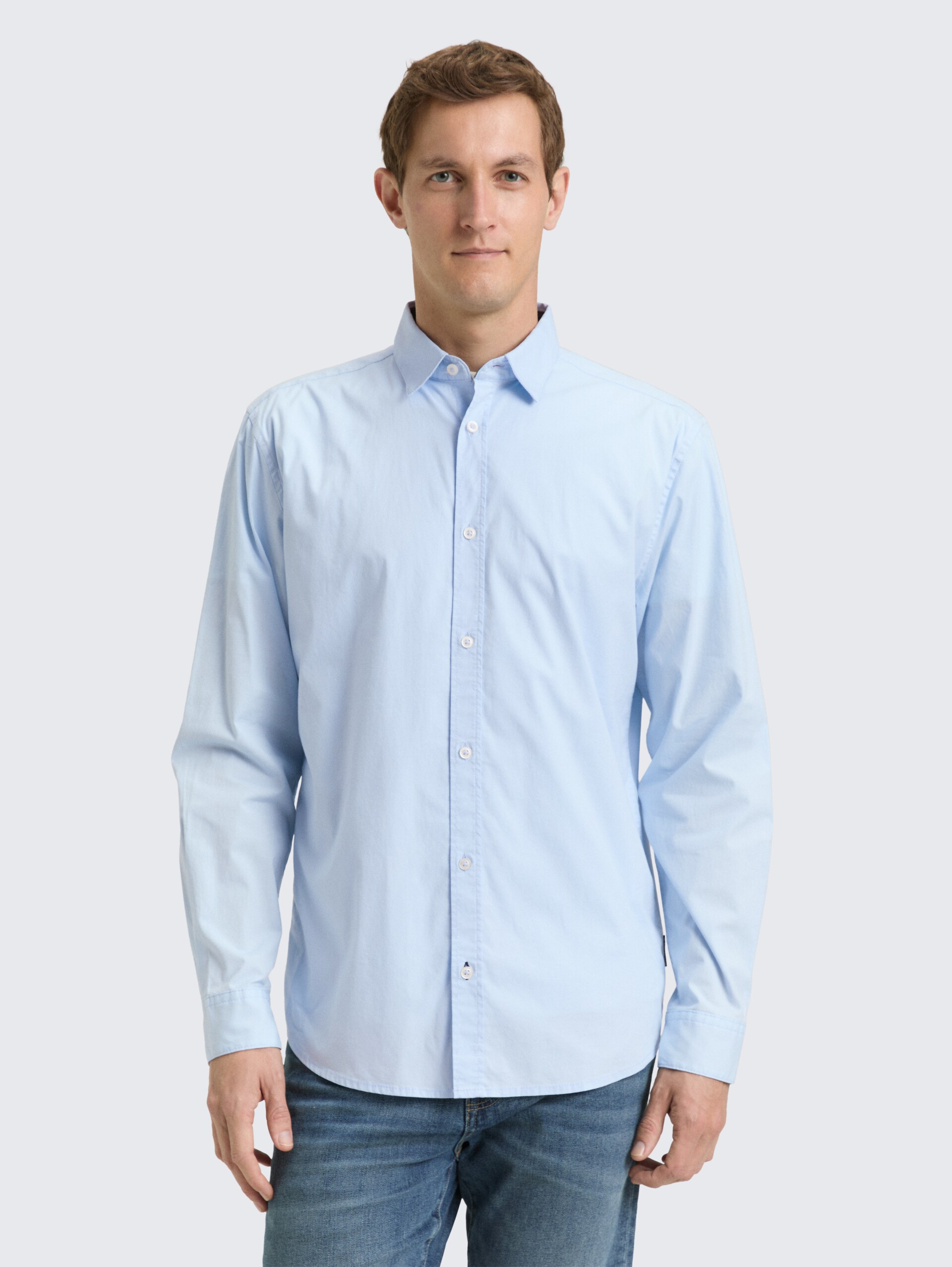 Regular Fit Hemd mit Stretch - Light Metal Blue - Ausschnitt Model-Vorderansicht
