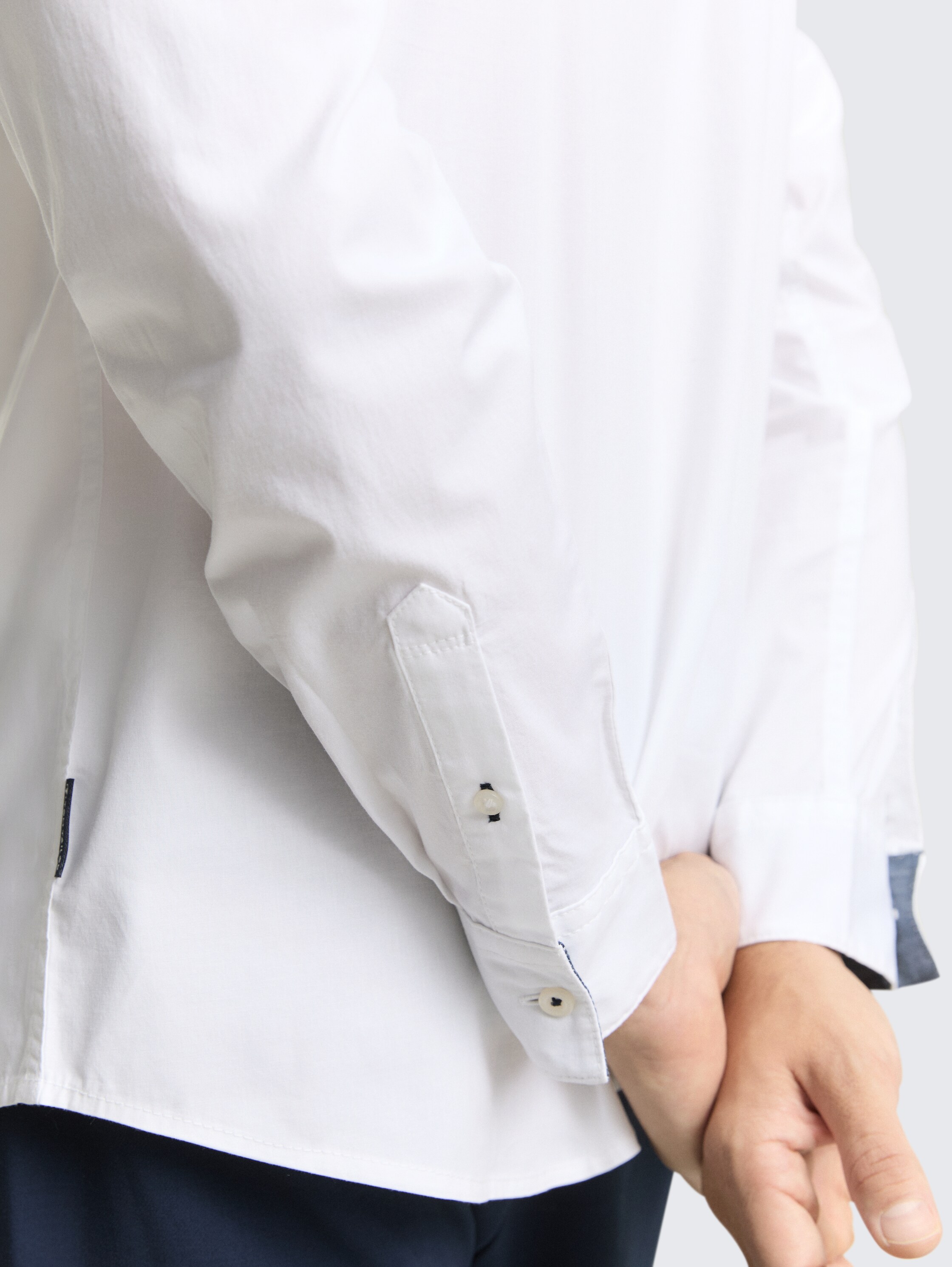 Regular Fit Hemd mit Stretch - White - Detail-Model-Ansicht