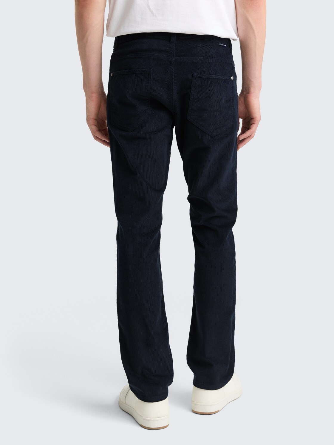 TTMARVIN STRAIGHT Cordhose - sky captain blue - Auschnitt Model-Rückansicht