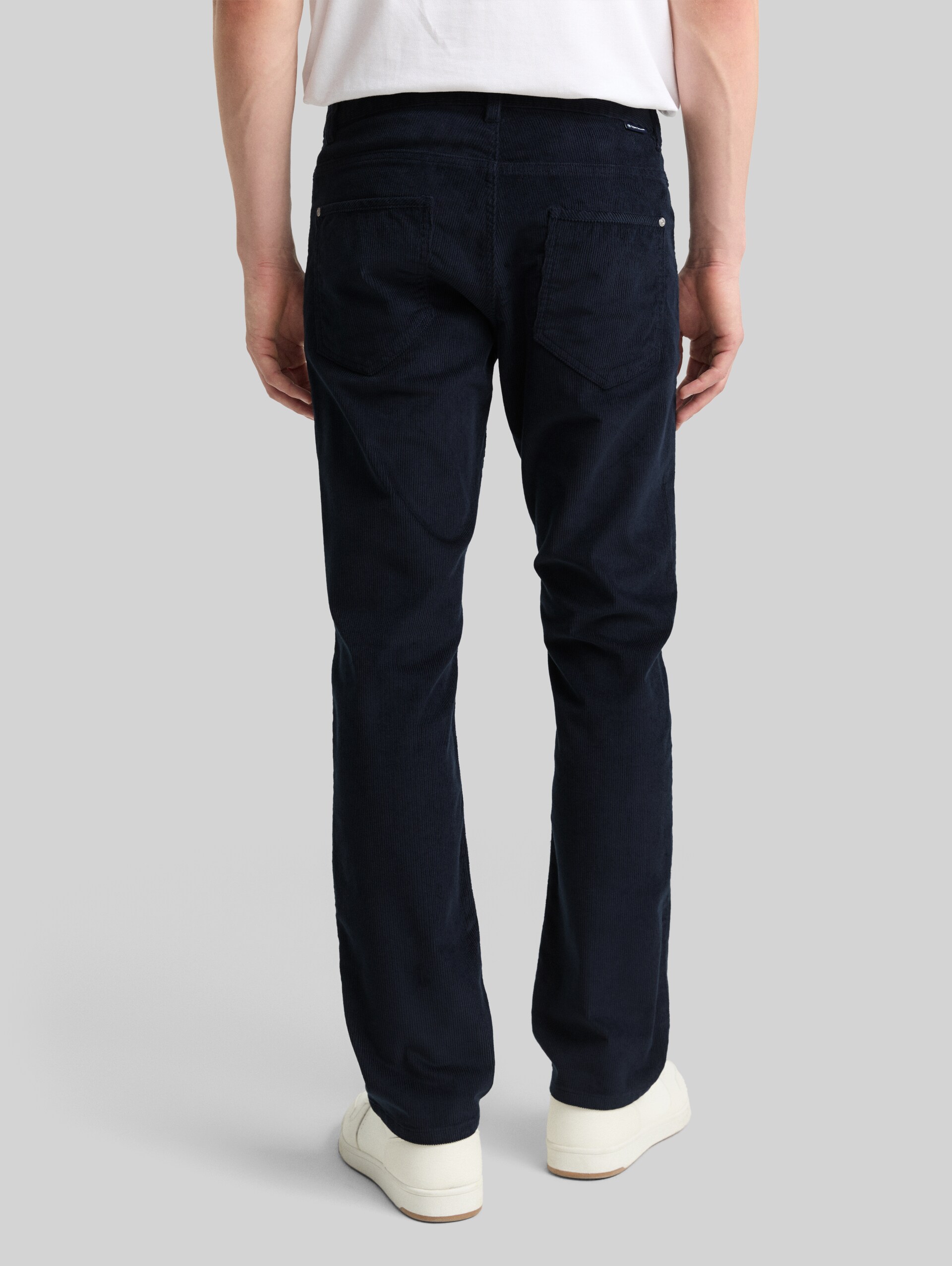 TTMARVIN STRAIGHT Corduroy Trousers - sky captain blue - Neckline model-back view
