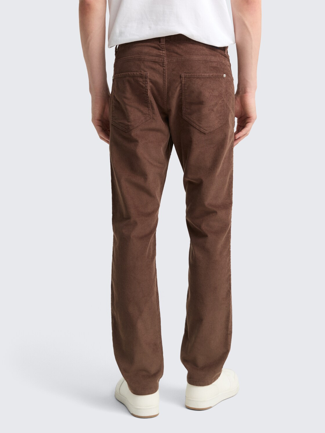 TTMARVIN STRAIGHT Cordhose - bag brown - Auschnitt Model-Rückansicht