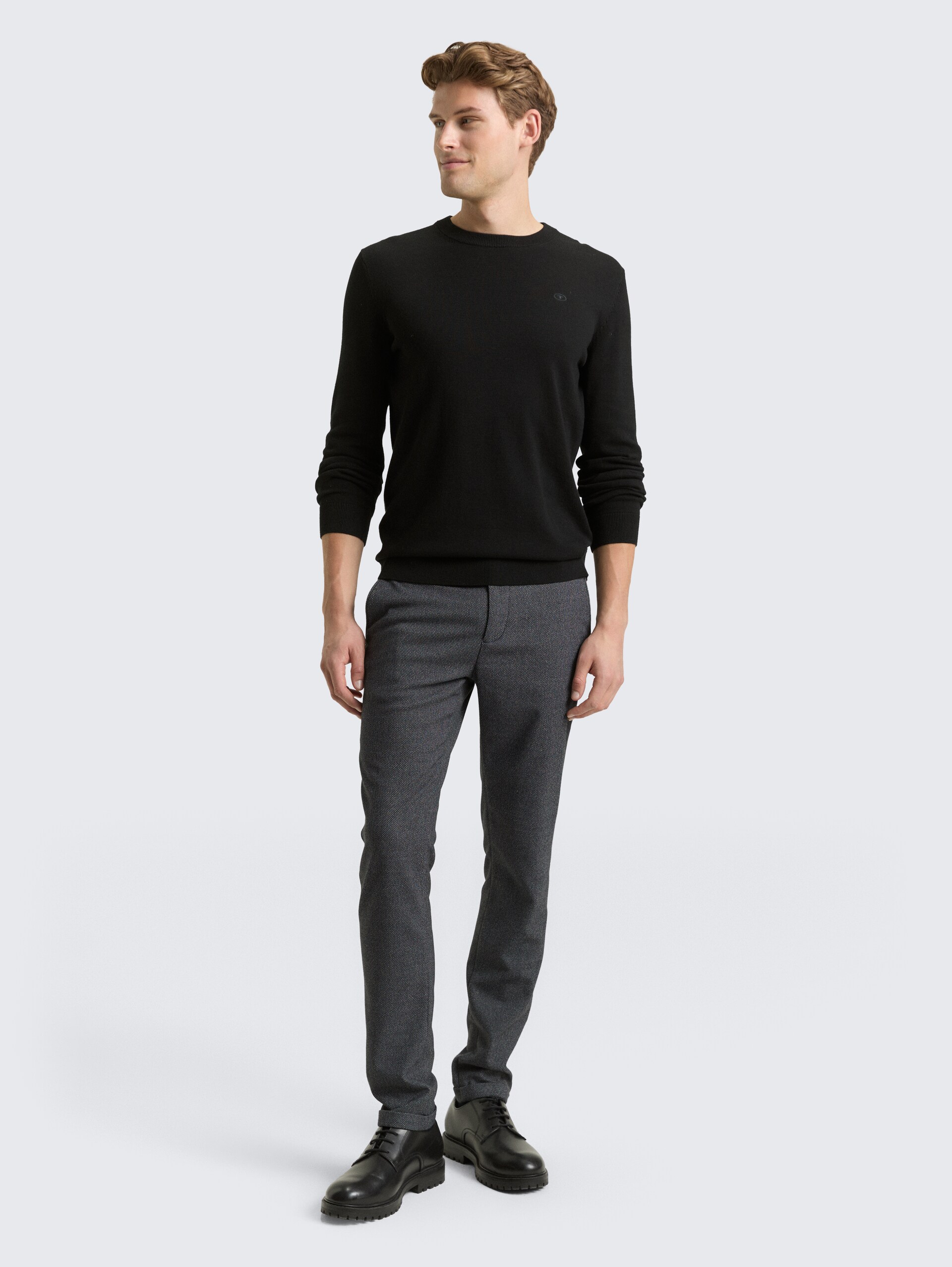 TTRAVIS SLIM chino broek - navy structured grindle - Model vooraanzicht