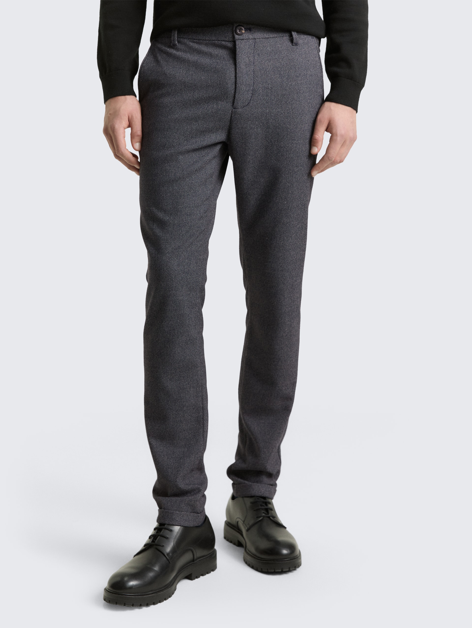 TTRAVIS SLIM chino broek - navy structured grindle - Nek model vooraanzicht