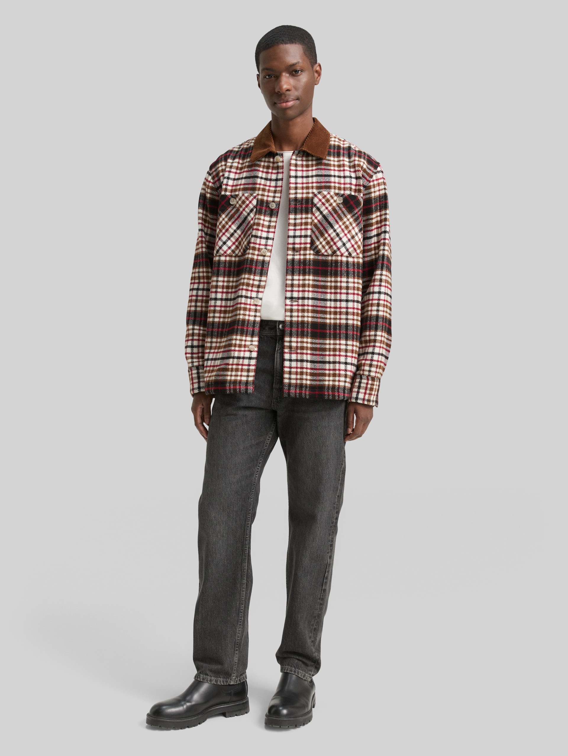 Overshirt mit Karomuster - brown red black check - Model-Vorderansicht