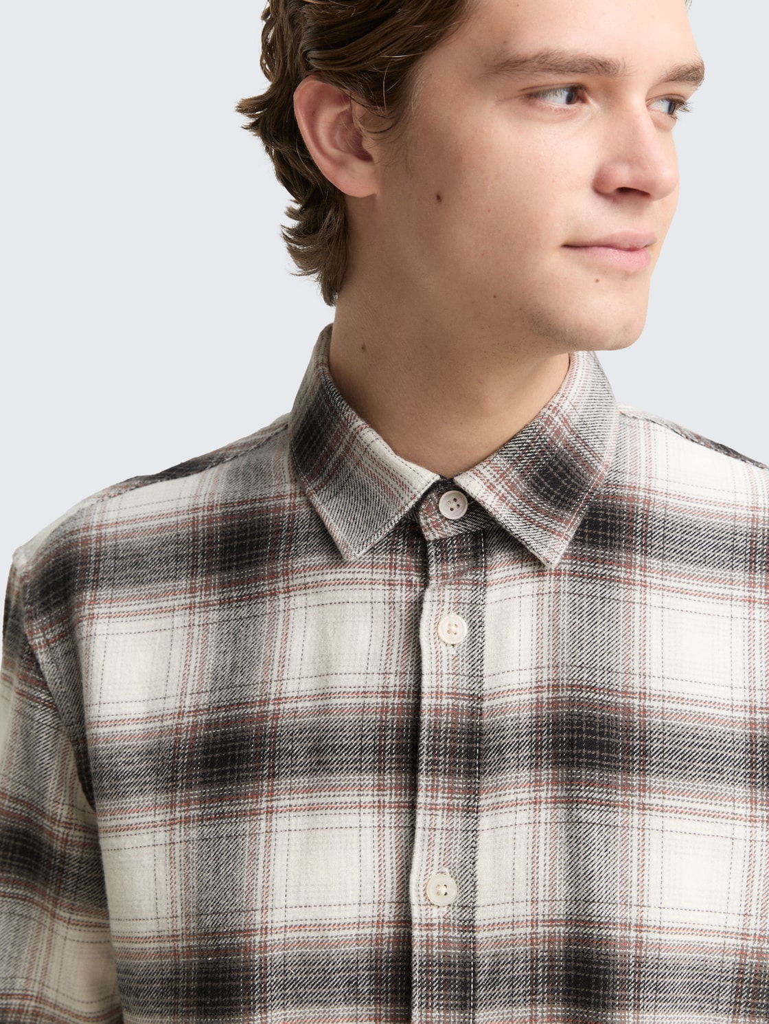 Relaxed Fit Hemd mit Karomuster - black white red check - Detail-Model-Ansicht