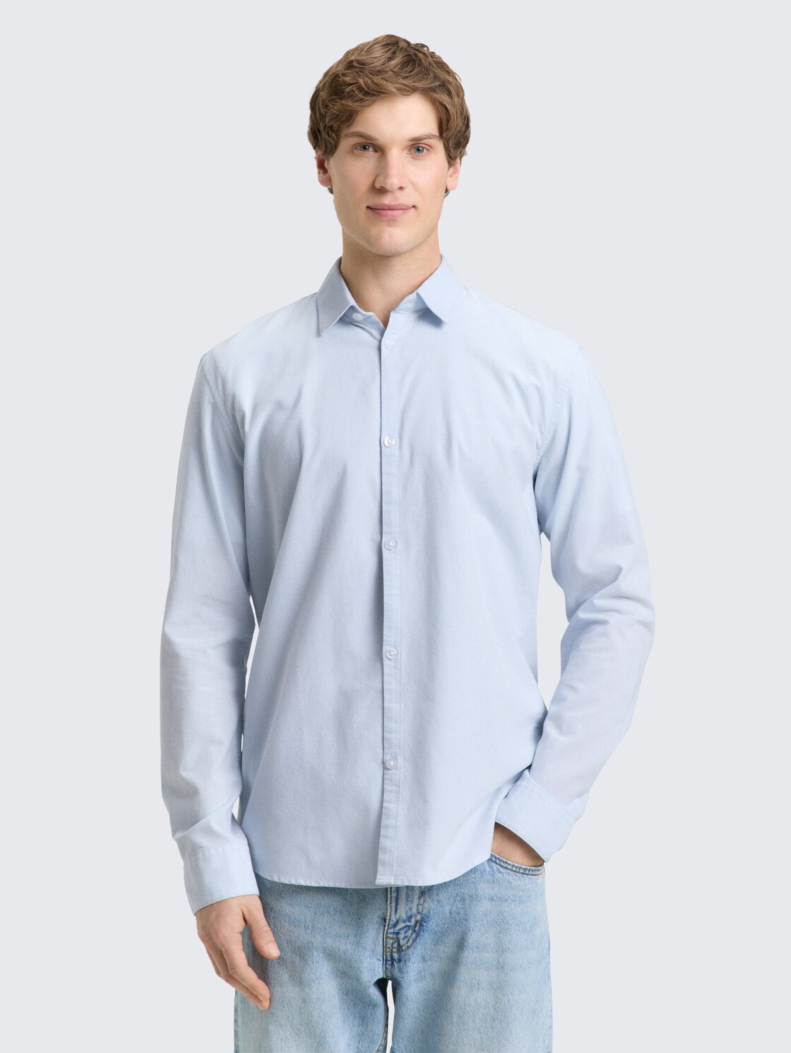 Basic Fit Hemd aus Baumwolle - light blue white chambray - Ausschnitt Model-Vorderansicht