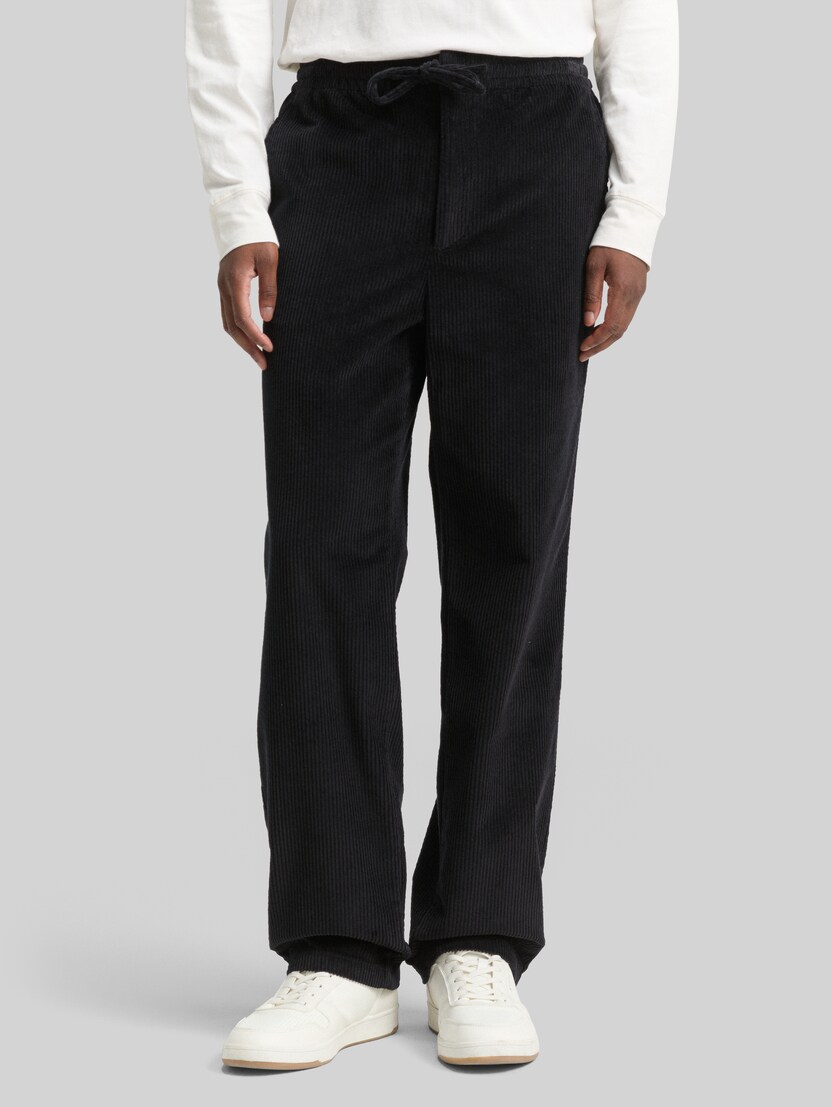 TTRELAXED chino broek van corduroy door Denim Male, Black