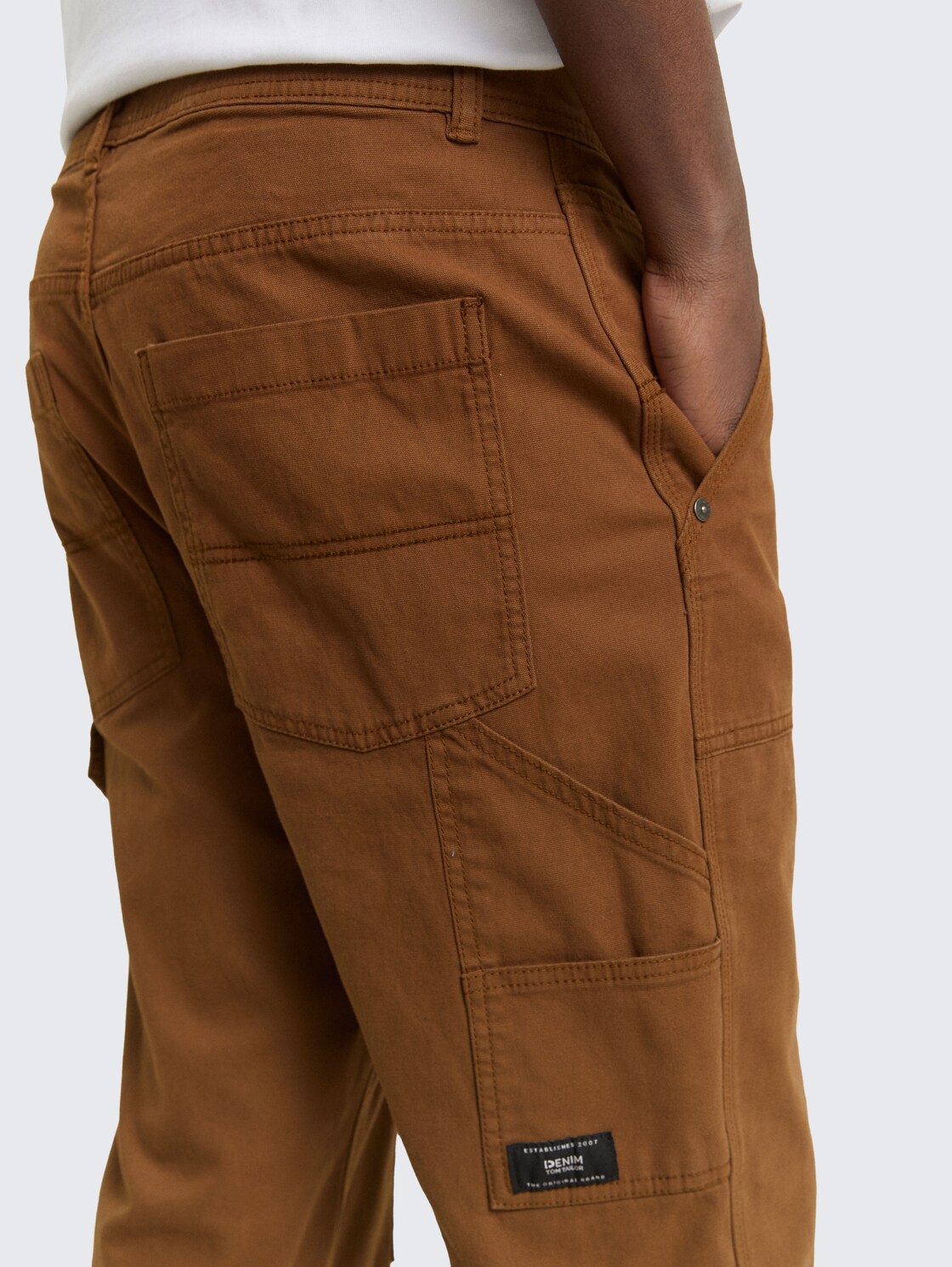 TTLOOSE Hose im Utility-Look - Golden Clay - Detail-Model-Ansicht