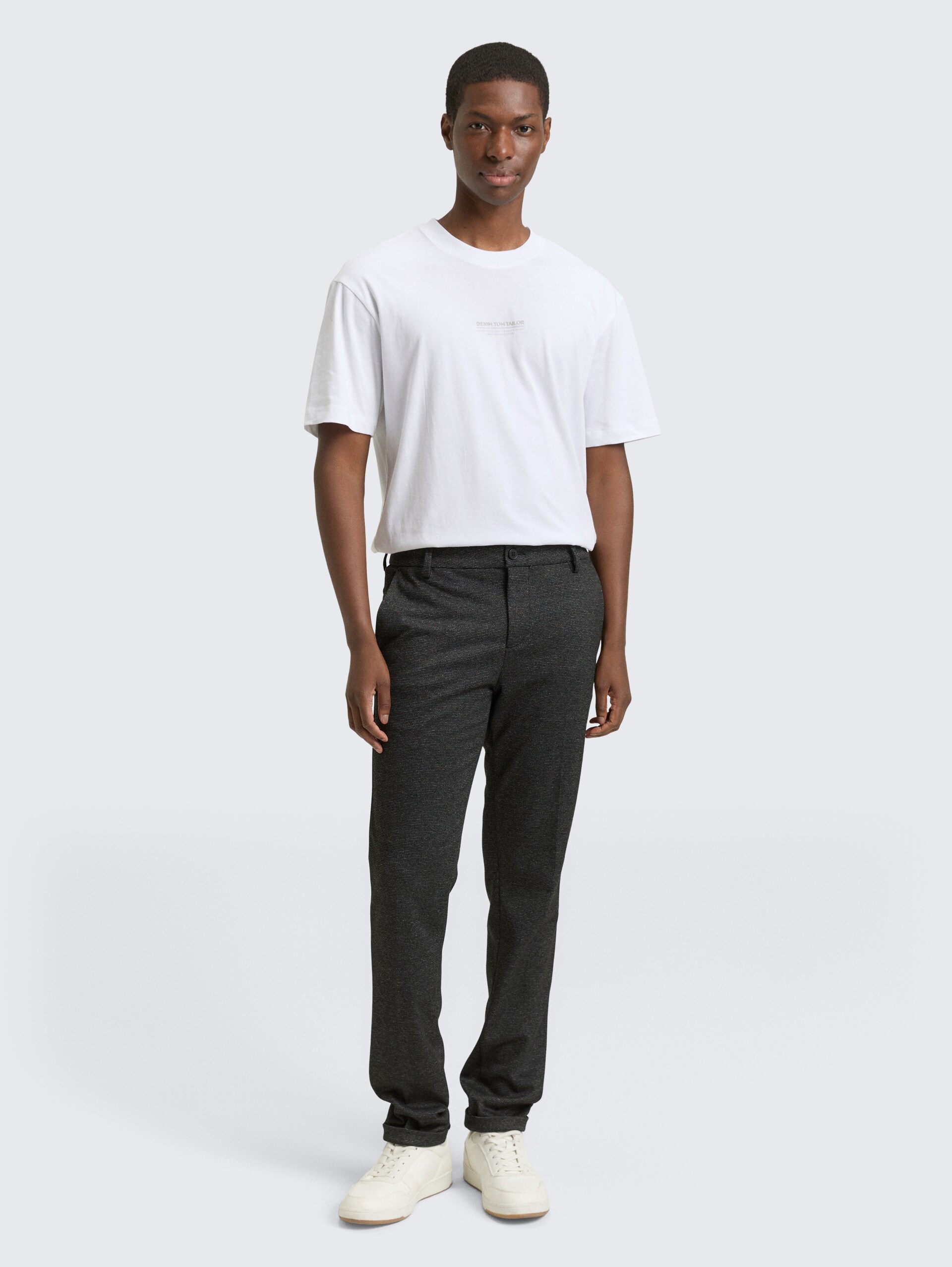 TTSLIM Chino Hose - black white grindel - Model-Vorderansicht