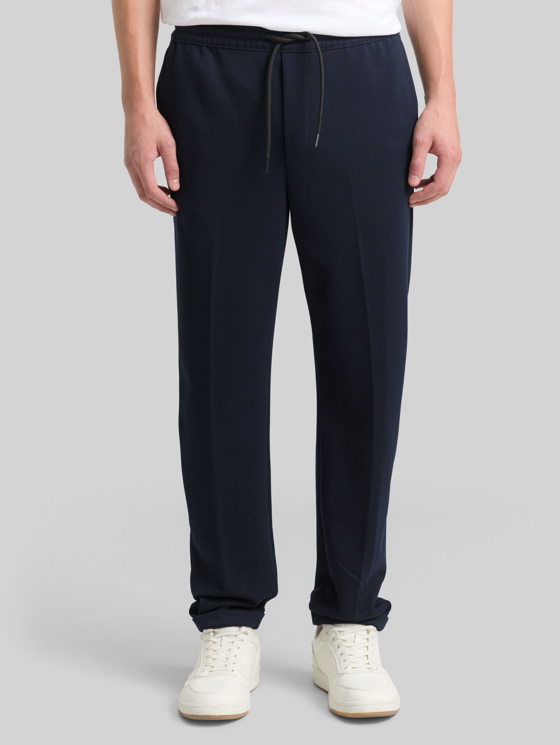 TTTAPERED trousers - sky captain blue - Neckline model front view