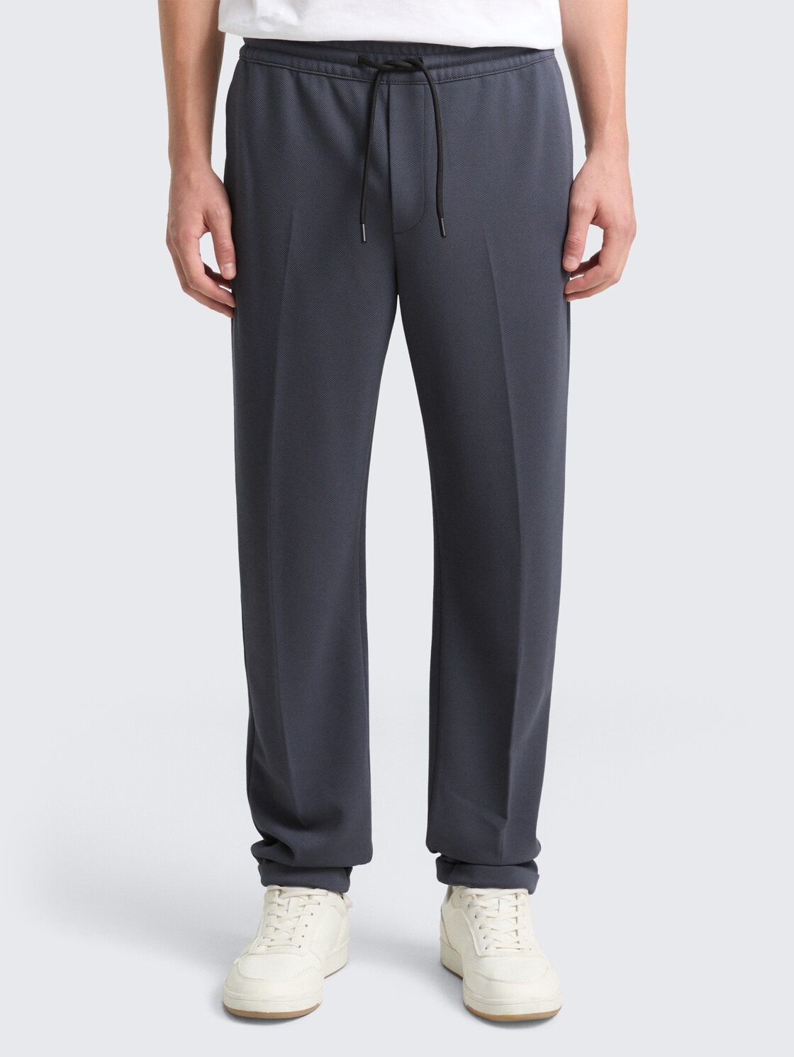 TTTAPERED Hose - urban medium grey - Ausschnitt Model-Vorderansicht