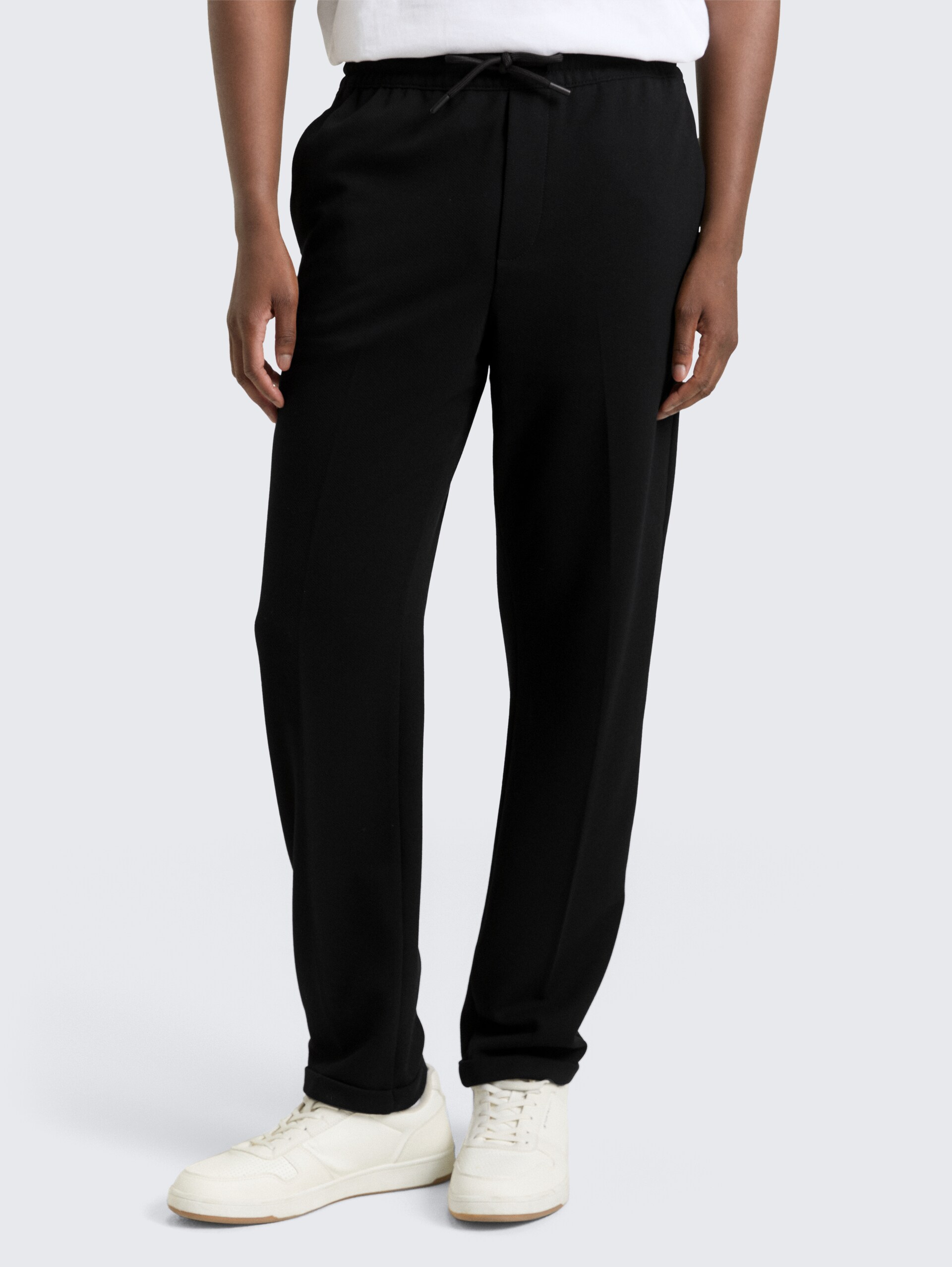 TTTAPERED Hose - Black - Ausschnitt Model-Vorderansicht