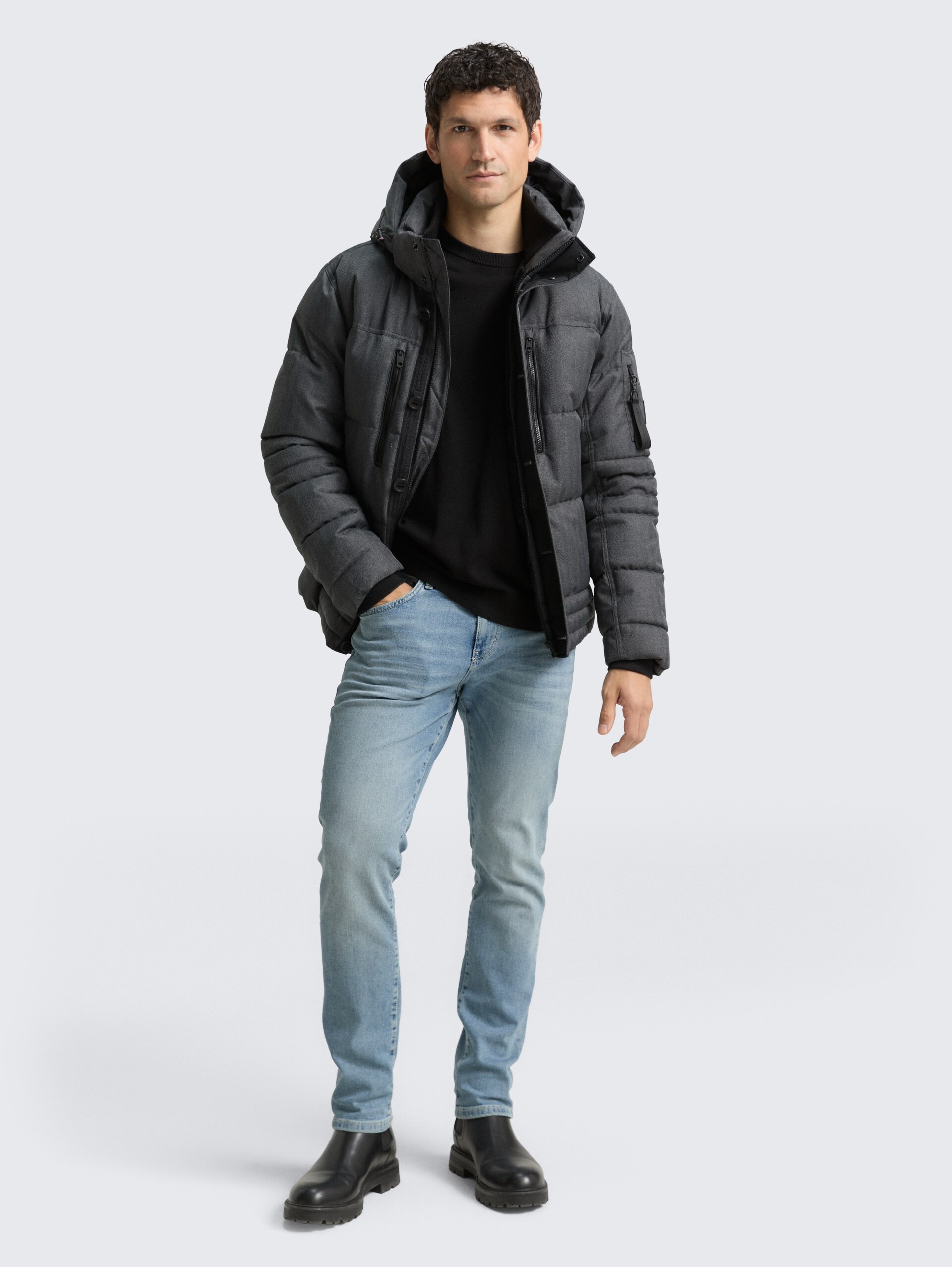 Puffer-Jacke mit abnehmbarer Kapuze - anthracite melange herringbone - seitliche Model-Ansicht