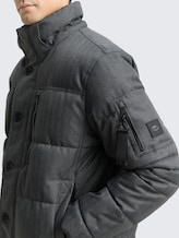 Puffer-Jacke mit abnehmbarer Kapuze - anthracite melange herringbone - Detail-Model-Ansicht