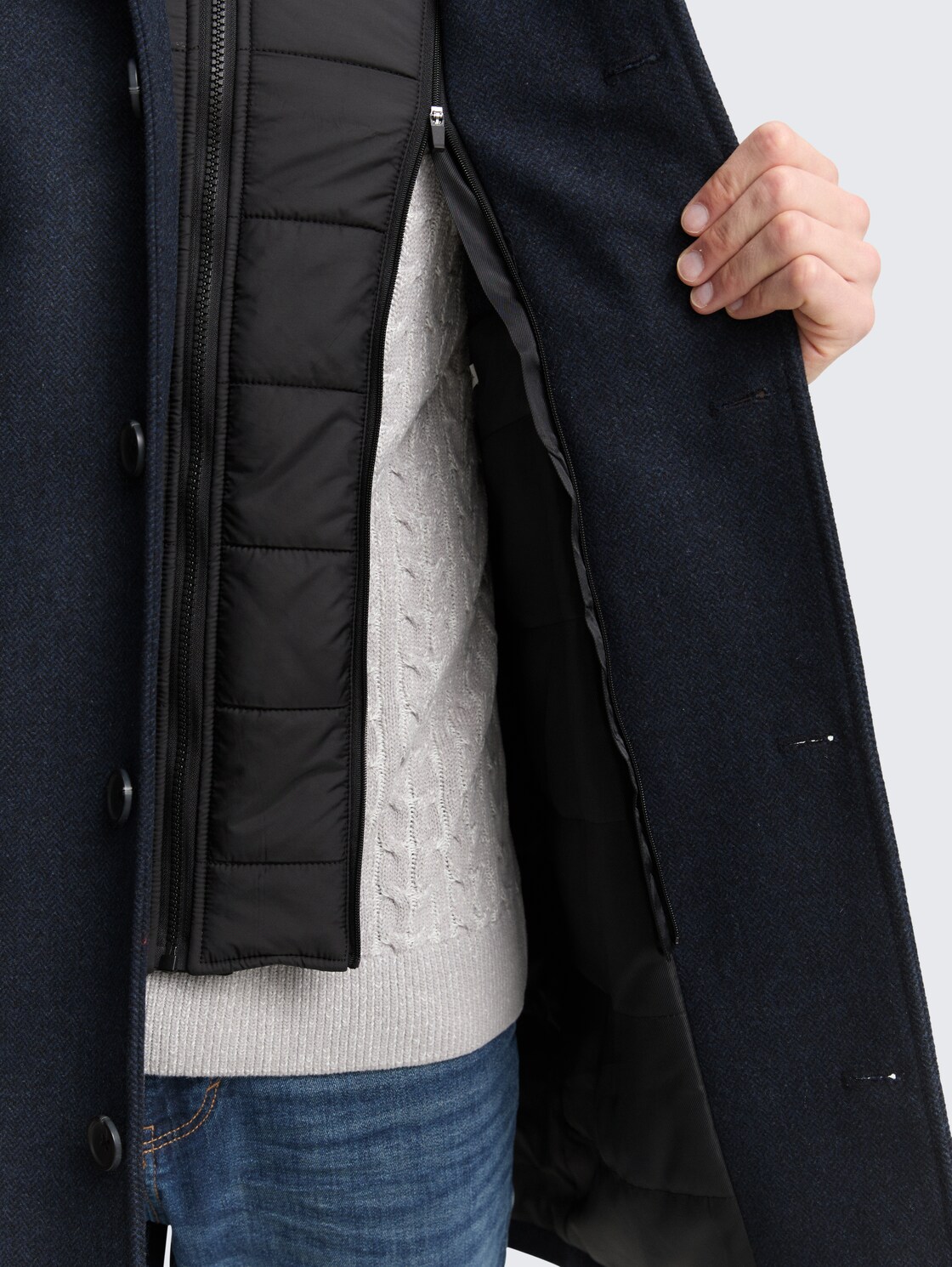 2-in-1 Wollmantel mit abnehmbarer Innenjacke - blue small herringbone - Detail-Model-Ansicht