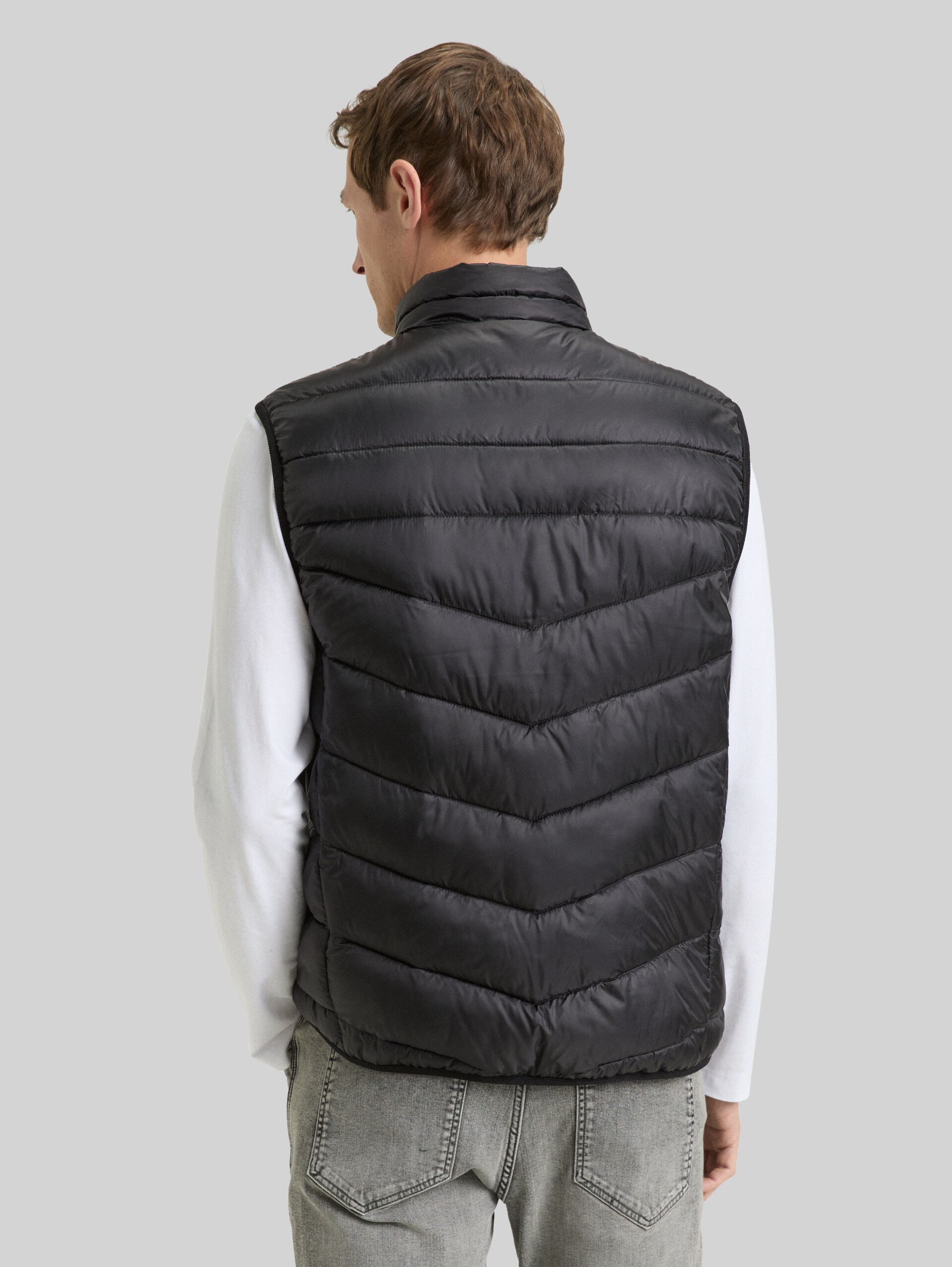Lightweight Steppweste mit Stehkragen - Black - Model-Rückansicht