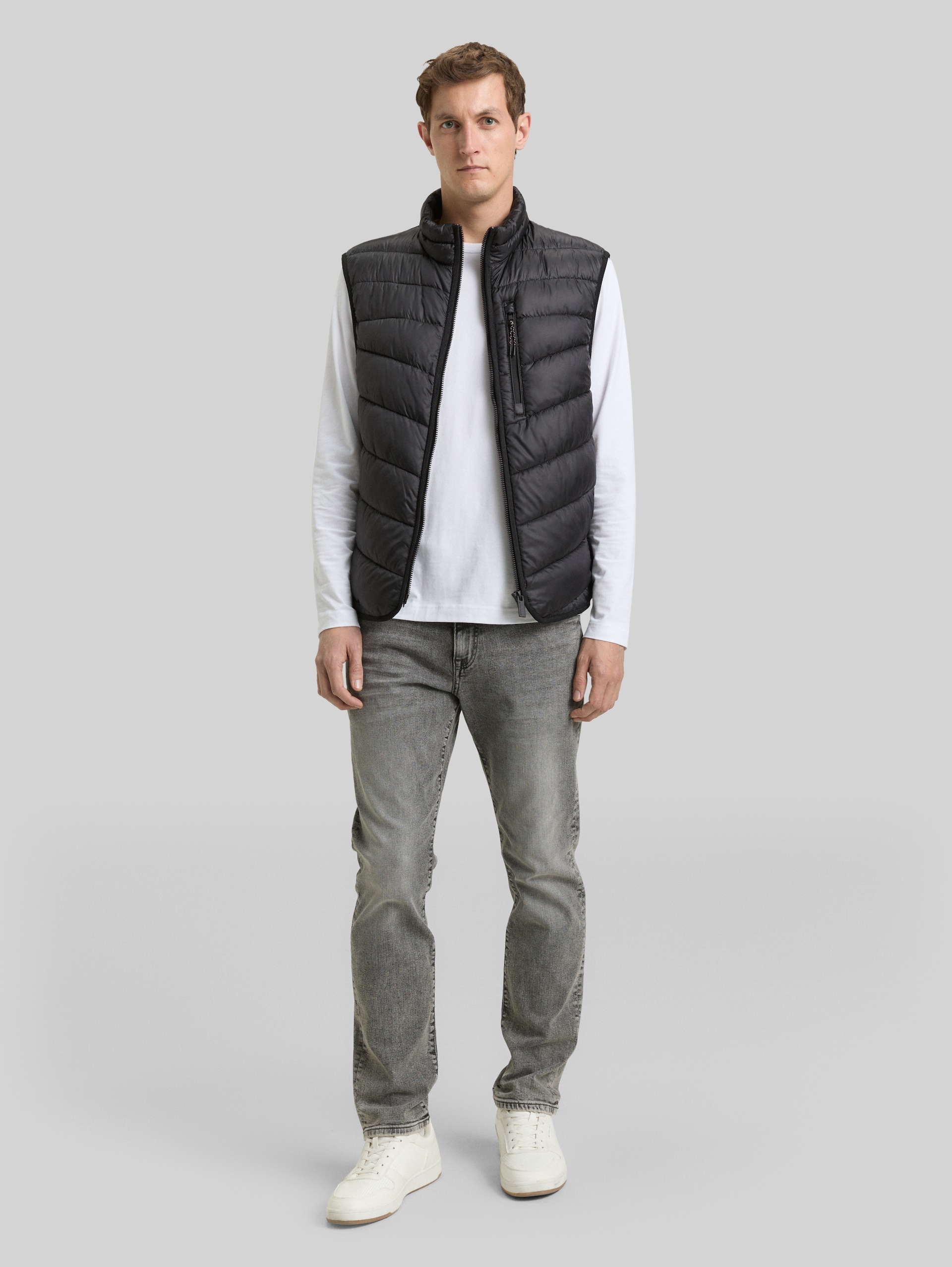 Lightweight Steppweste mit Stehkragen - Black - seitliche Model-Ansicht