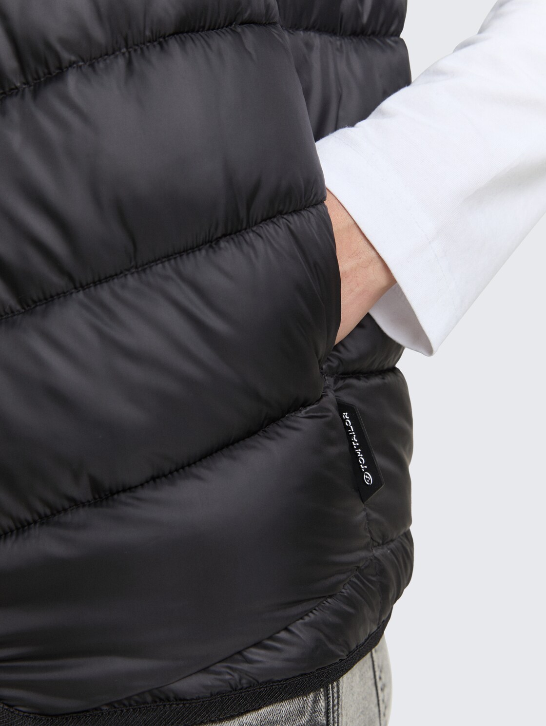 Lightweight Steppweste mit Stehkragen - Black - Detail-Model-Ansicht