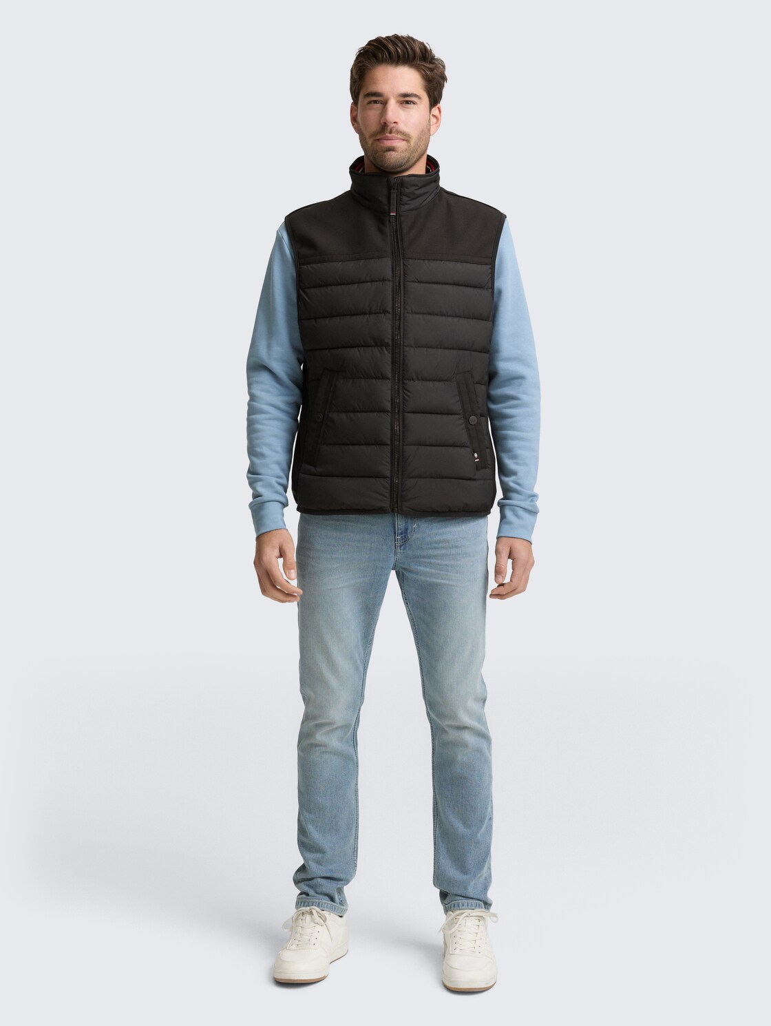 Hybrid Steppweste mit Stehkragen - Black - seitliche Model-Ansicht