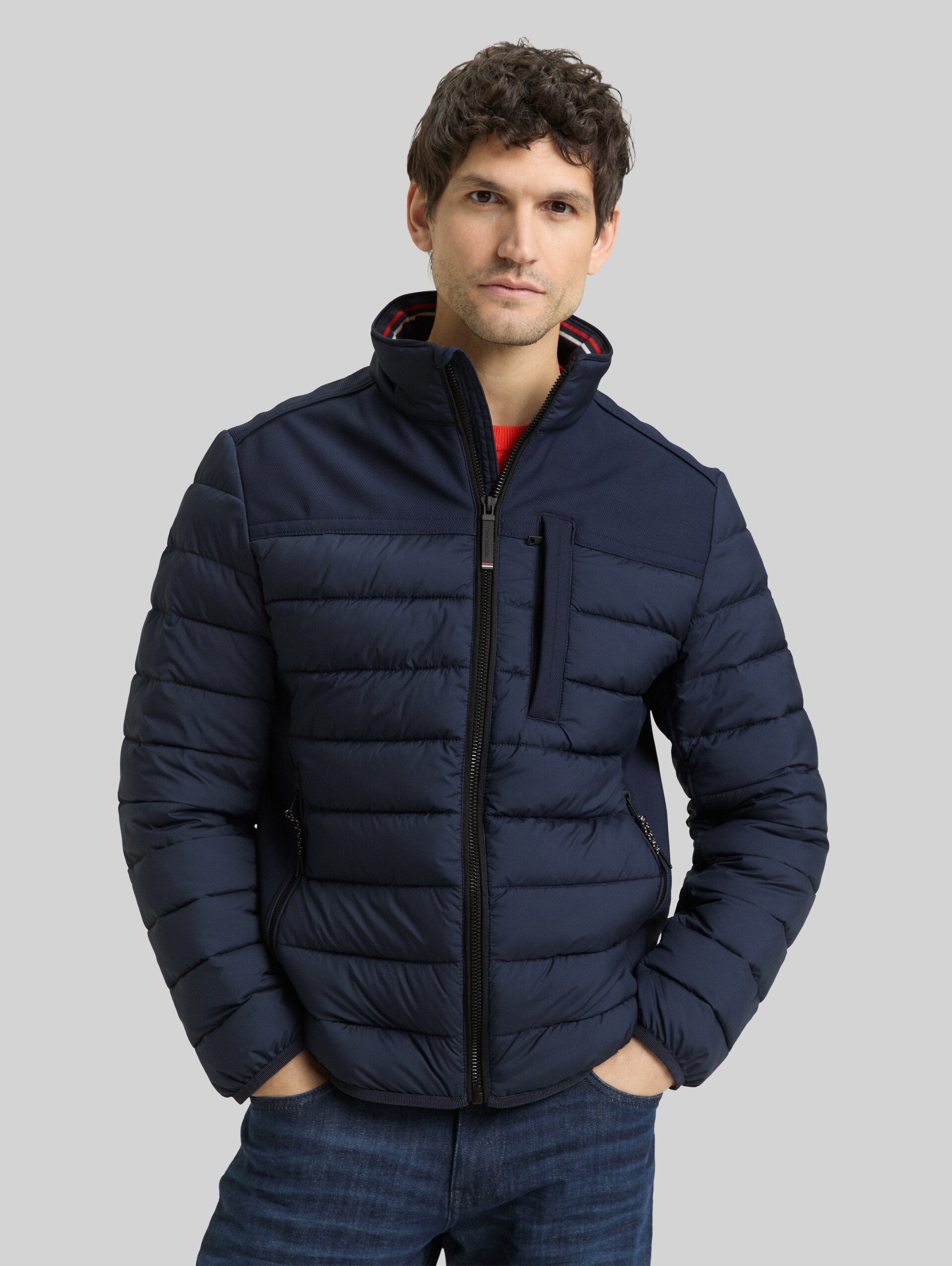 Hybrid quilted waistcoat with stand-up collar - sky captain blue - Model front view