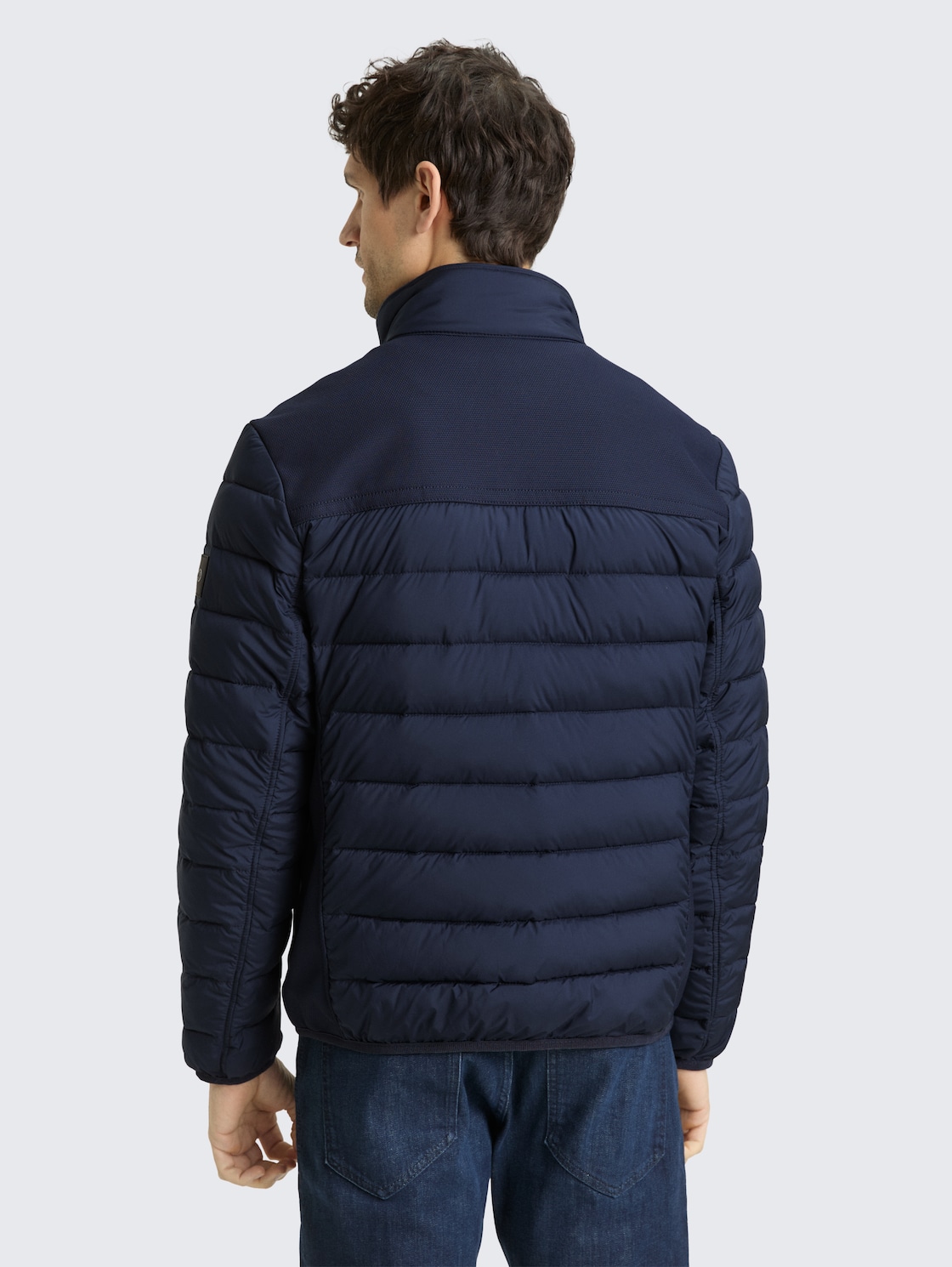 Hybrid Steppweste mit Stehkragen - sky captain blue - Model-Rückansicht