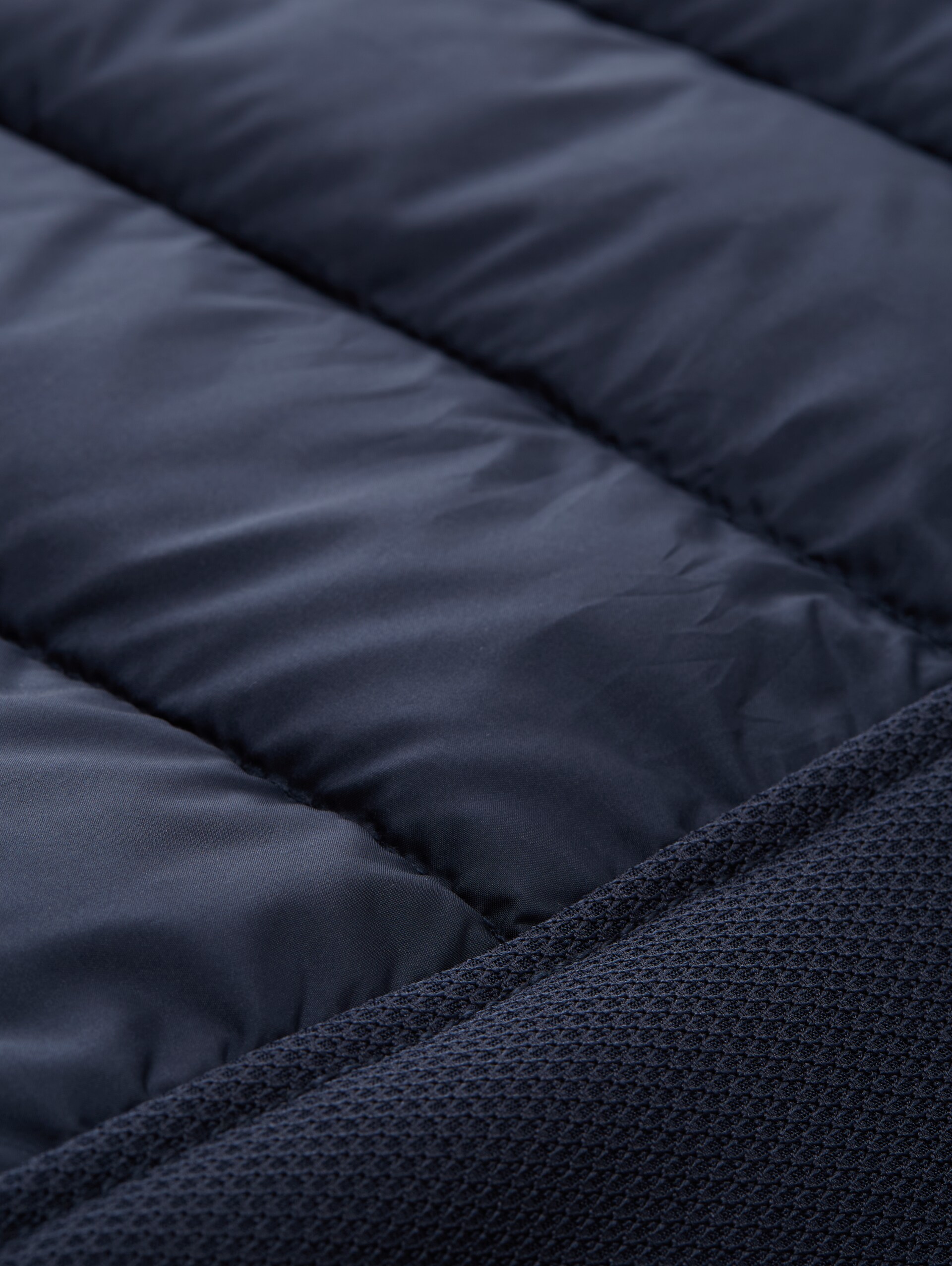 Hybrid quilted waistcoat with stand-up collar - sky captain blue - Product detail view