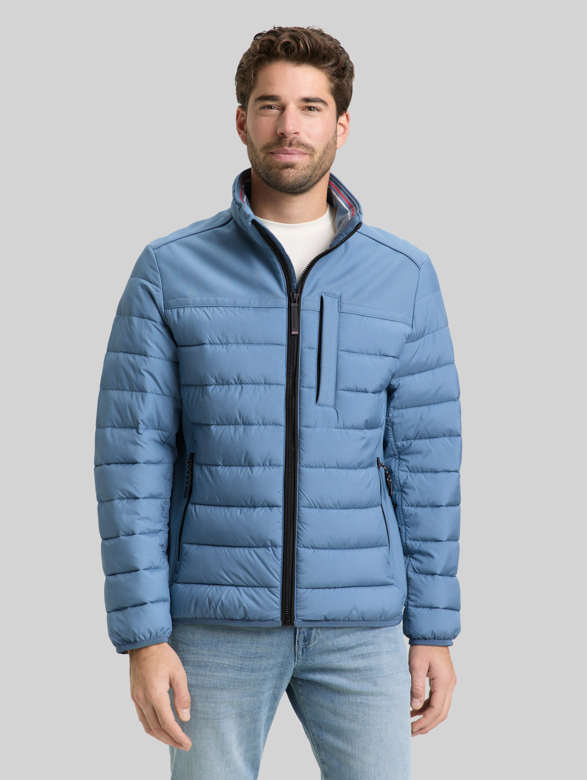 Hybrid quilted waistcoat with stand-up collar - marine blue - Model front view