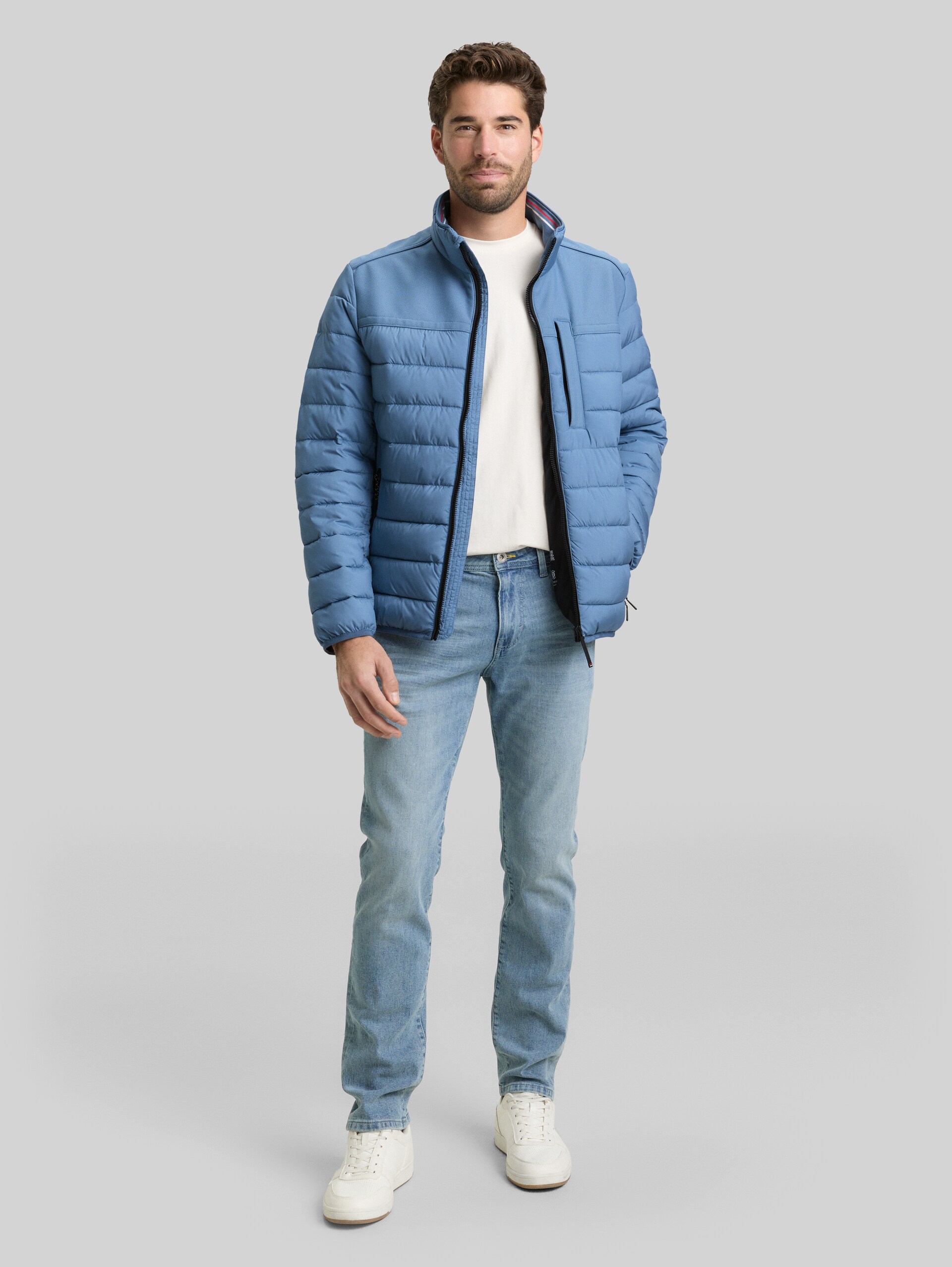 Hybrid quilted waistcoat with stand-up collar - marine blue - side model view