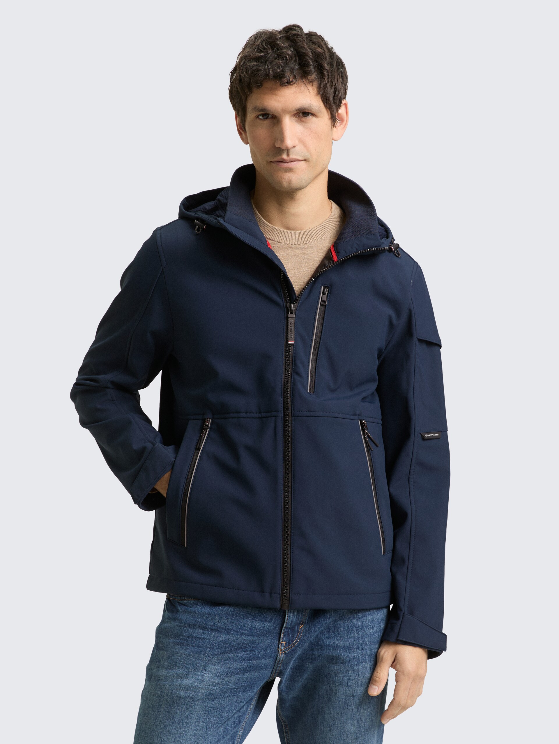 Softshell Jacke mit Kapuze - sky captain blue - Model-Vorderansicht