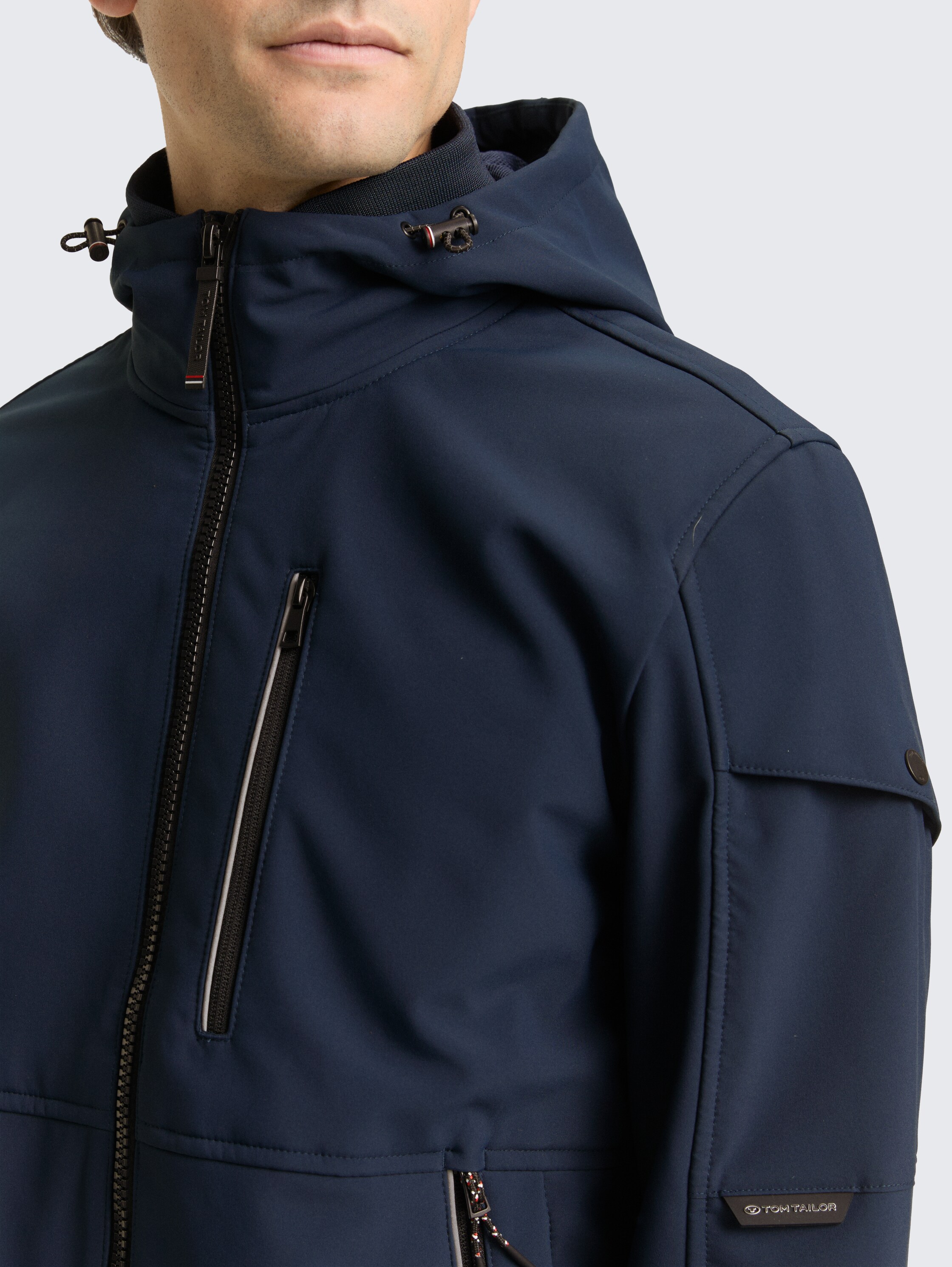 Softshell Jacke mit Kapuze - sky captain blue - Detail-Model-Ansicht