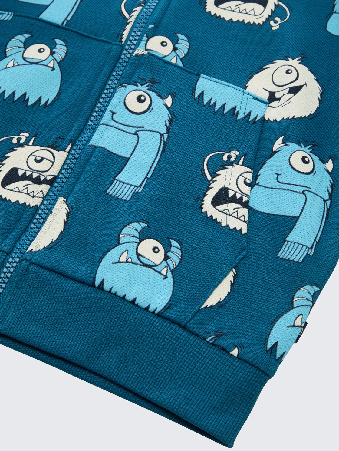 Sweatjacke mit Allover-Print - bluish cozy monster design - Detail-Model-Ansicht