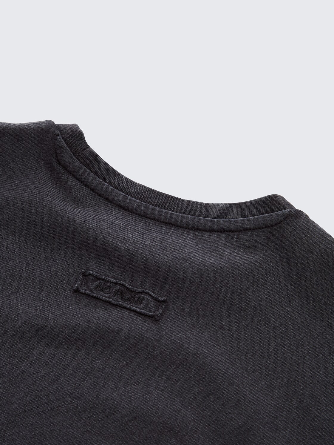 Oversize Langarmshirt - heavy black - Detail-Model-Ansicht