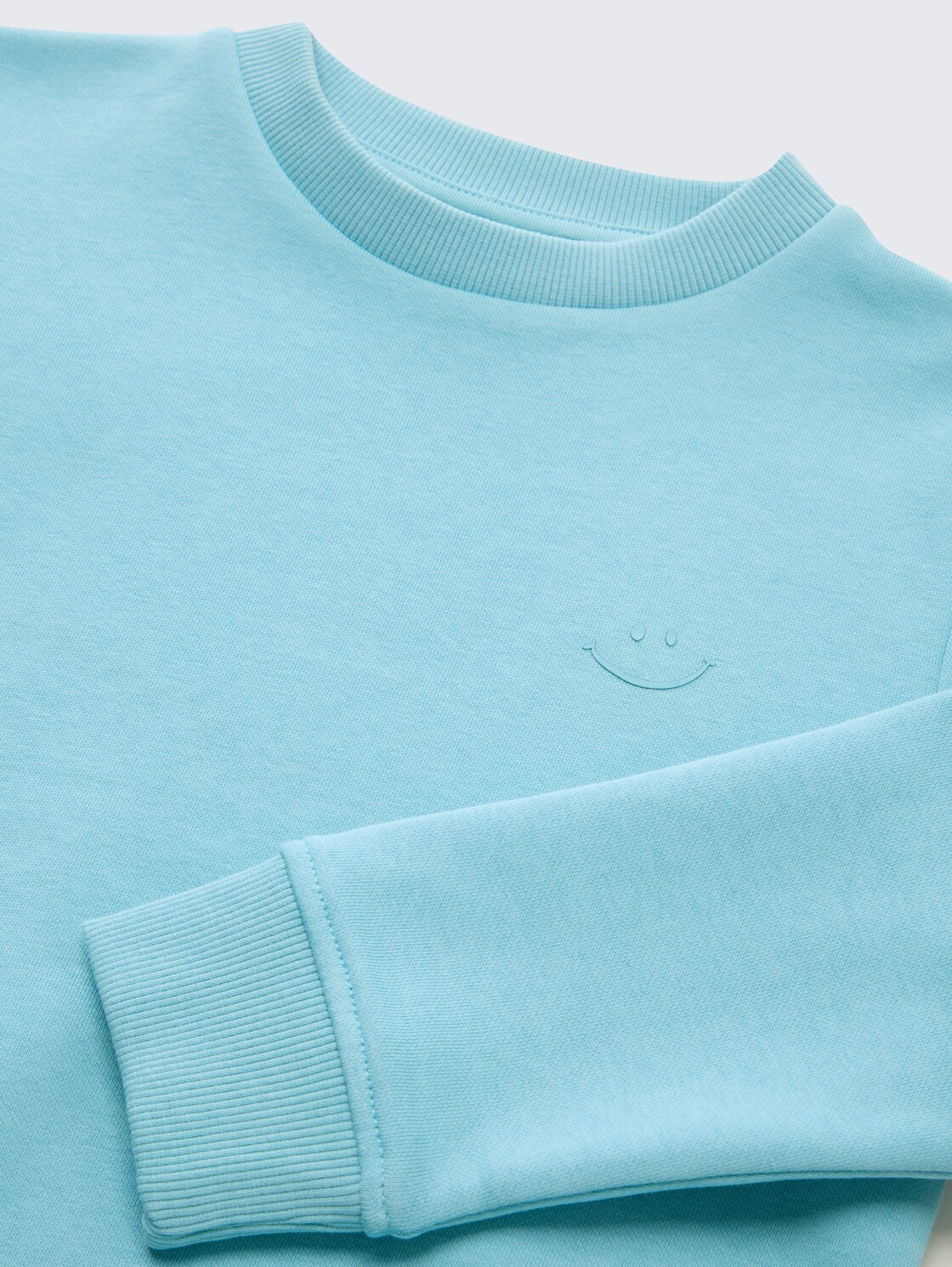 Basic Sweatshirt mit Print - elixir blue - Detail-Model-Ansicht