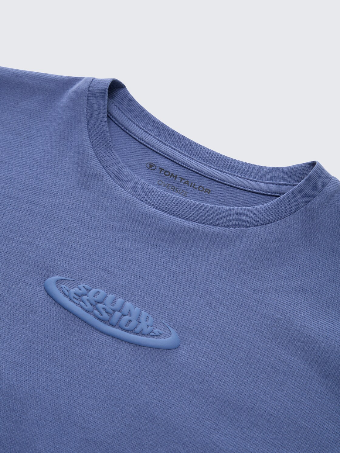 Oversize Langarmshirt mit Textprint - dusty faded blue - Detail-Model-Ansicht