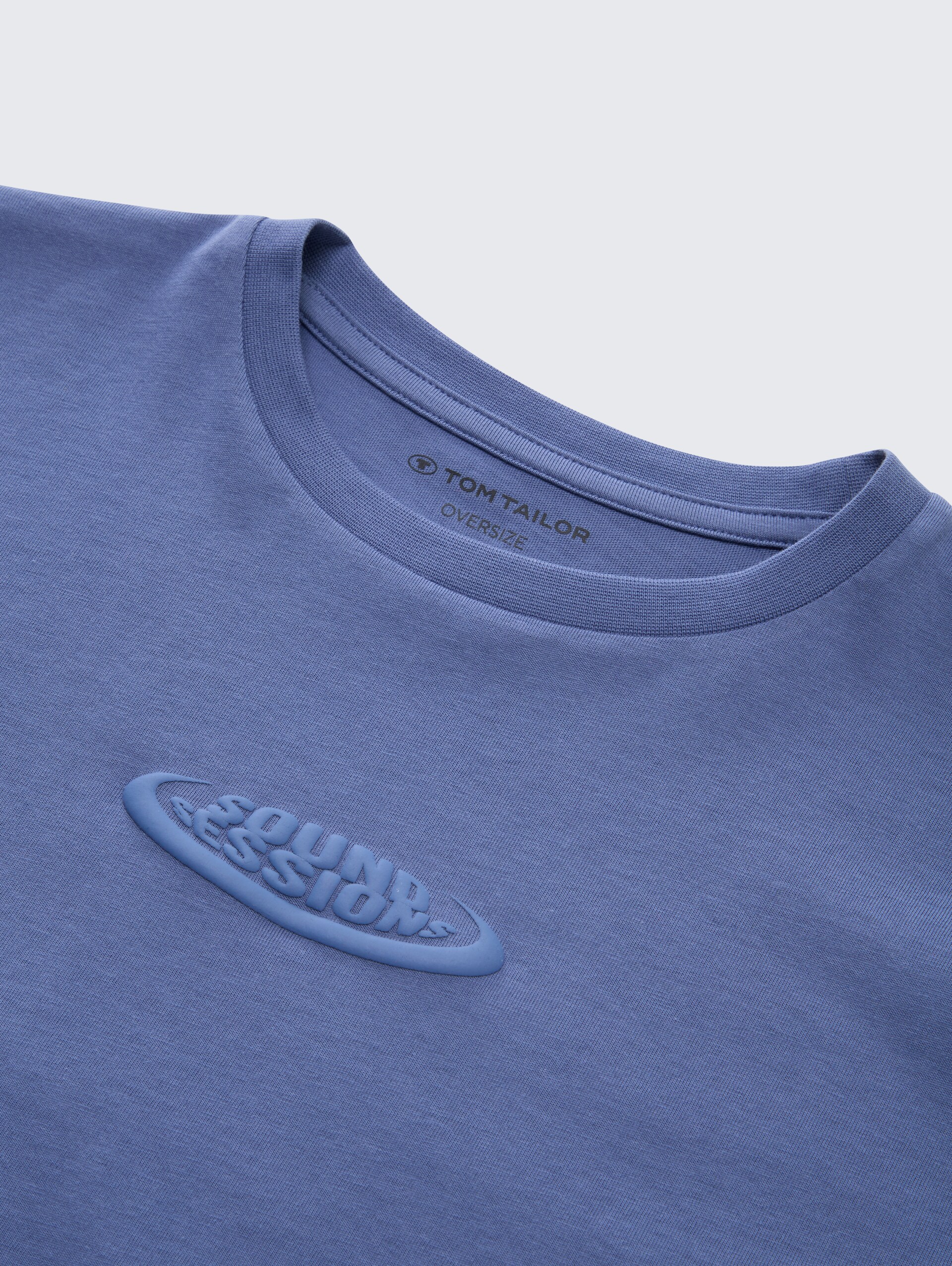 Oversize Langarmshirt mit Textprint - dusty faded blue - Detail-Model-Ansicht