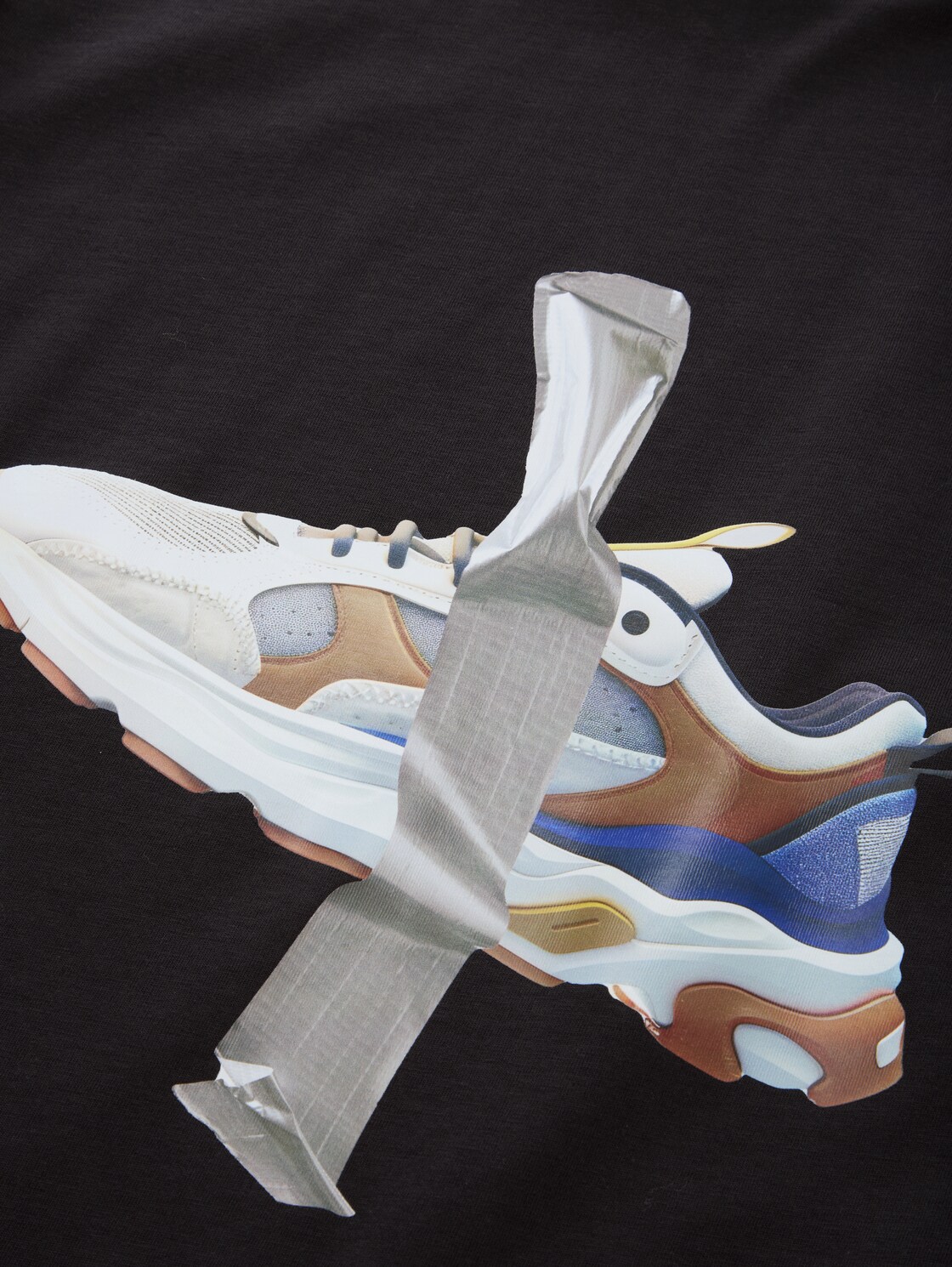 Oversize Langarmshirt mit Rückenprint - heavy black - Detail-Model-Ansicht