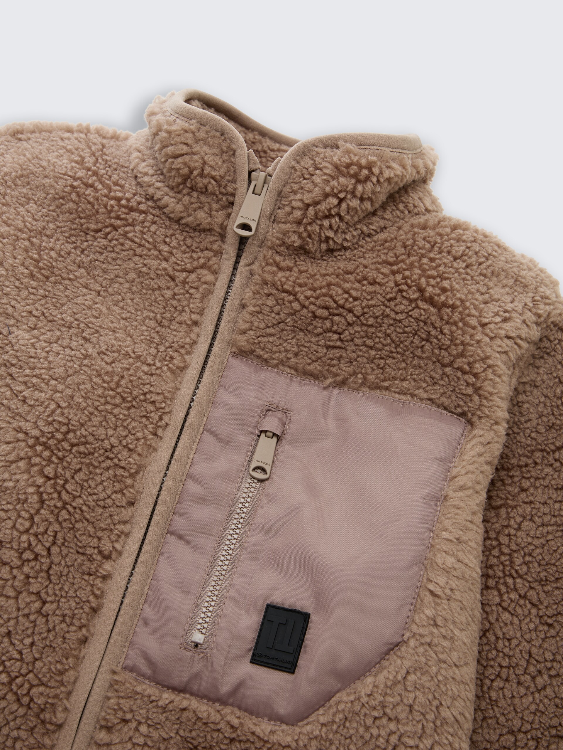 Teddy Sweatjacke mit Fleece - taupe grey - Detail-Model-Ansicht