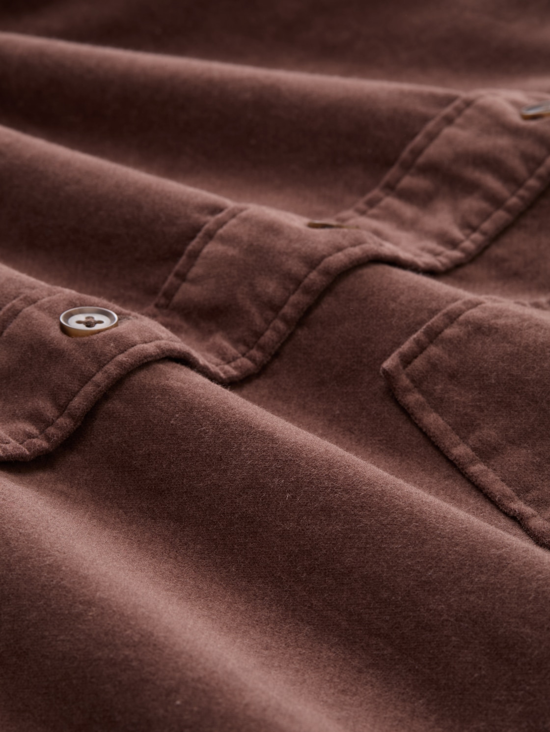 Boxy Fit Hemdbluse aus Samt - soft chocolate brown - Material-Ansicht