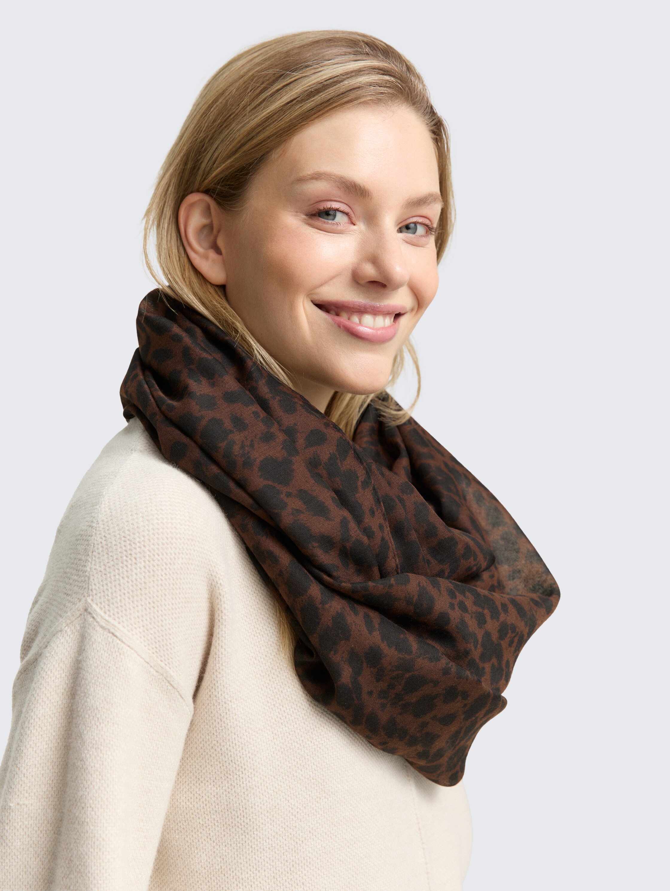 Écharpe tube à motifs - brown_black_small_leo_print - 