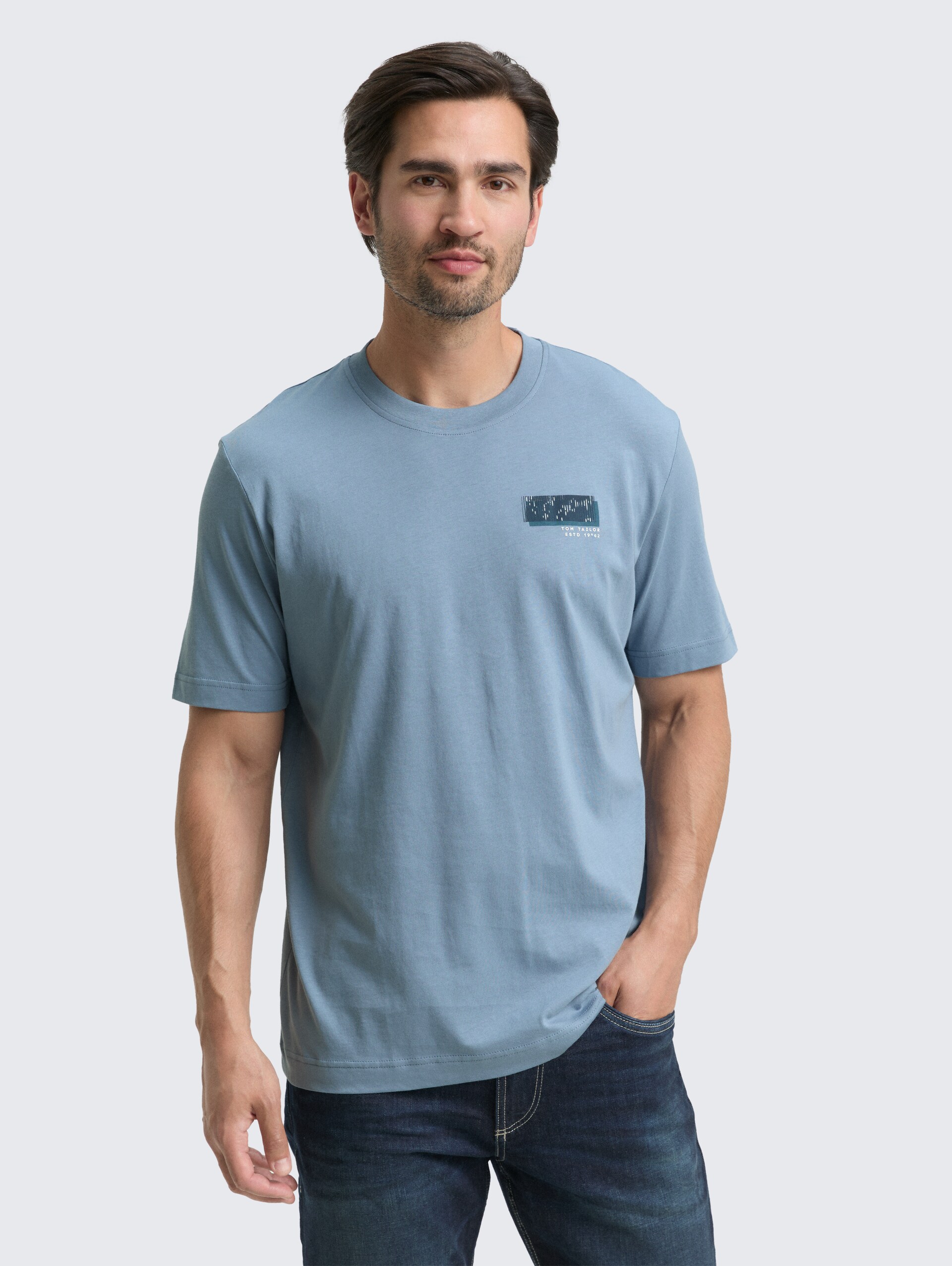 T-Shirt mit Print - faded denim blue - Ausschnitt Model-Vorderansicht