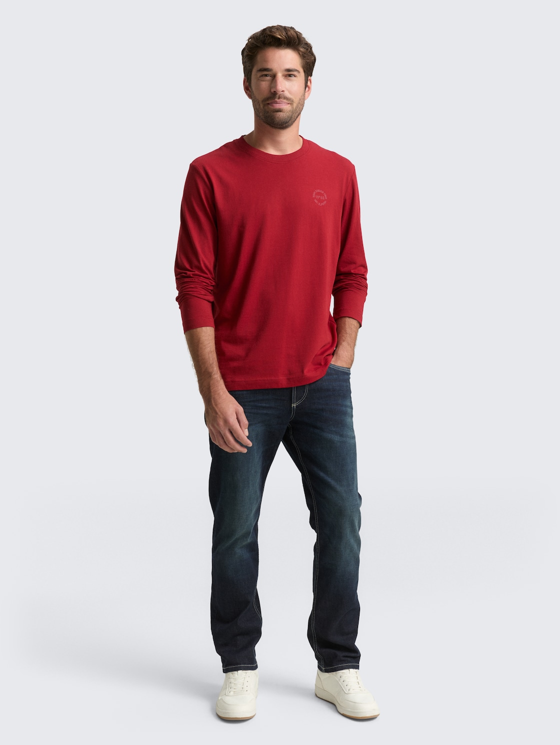 Langarmshirt mit Print - Coach Red - Model-Vorderansicht