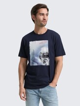 Tee shirt avec imprimé photo - sky captain blue - Découpe Vue de face du modèle