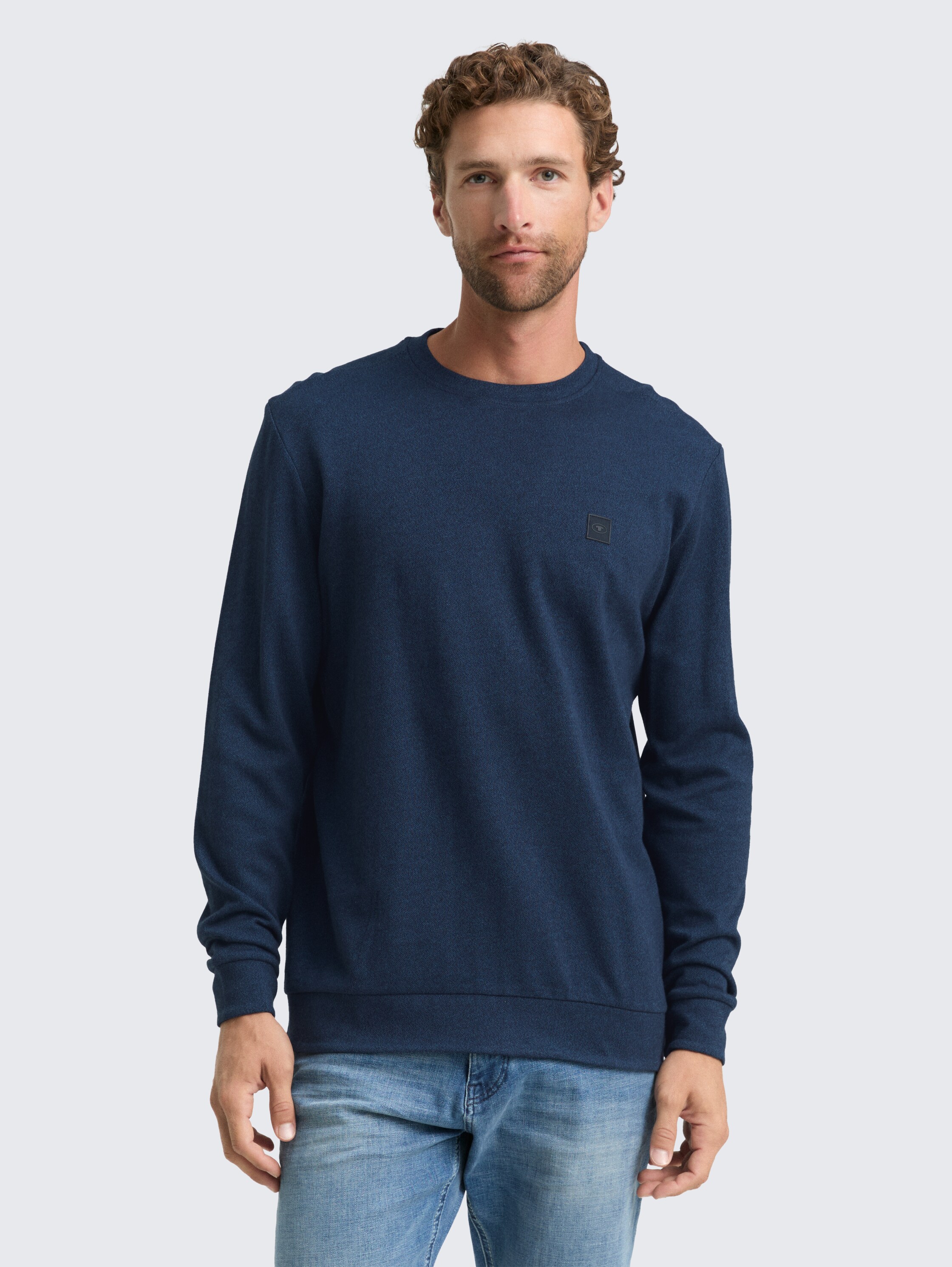 Langarmshirt mit Logo-Badge - real teal grindle structure - Ausschnitt Model-Vorderansicht