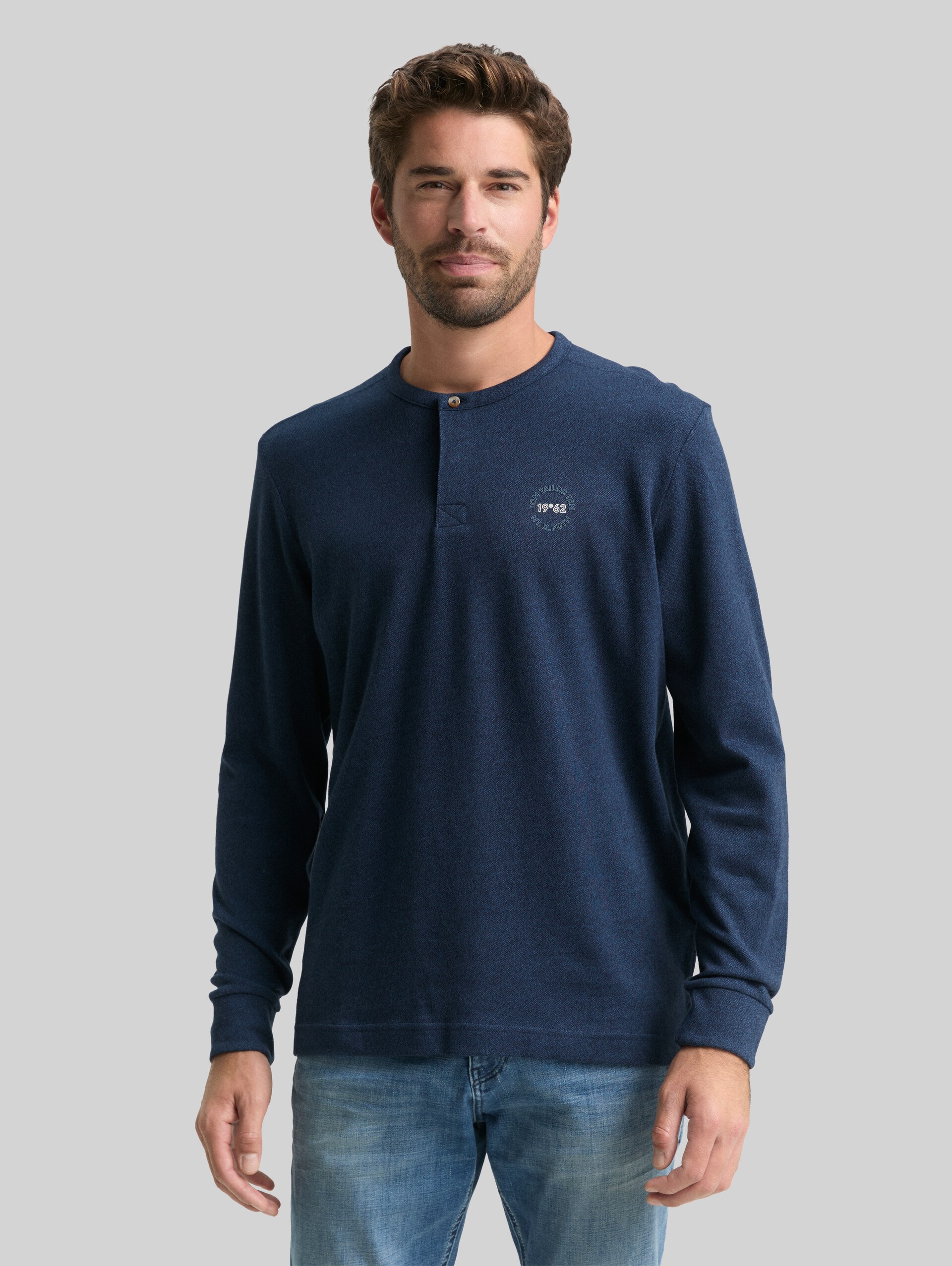 Henley Langarmshirt aus Baumwolle - real teal grindle structure - Ausschnitt Model-Vorderansicht